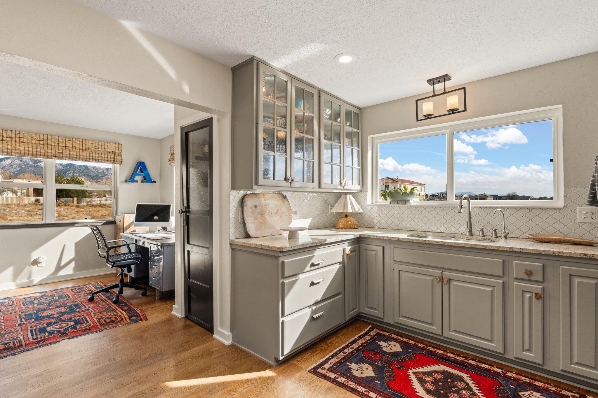 9710 SAN BERNARDINO Drive NE