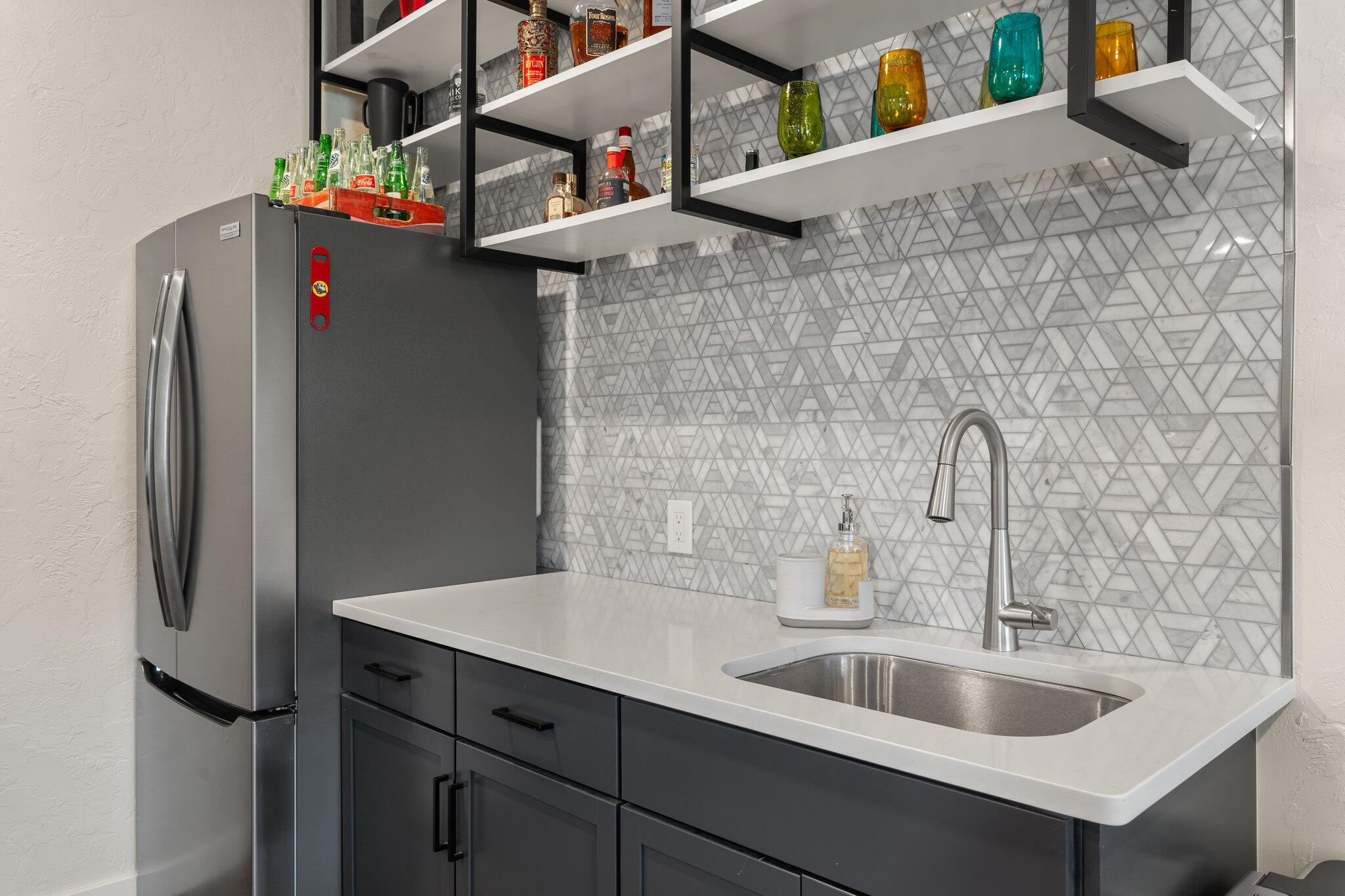 9710 SAN BERNARDINO Drive NE