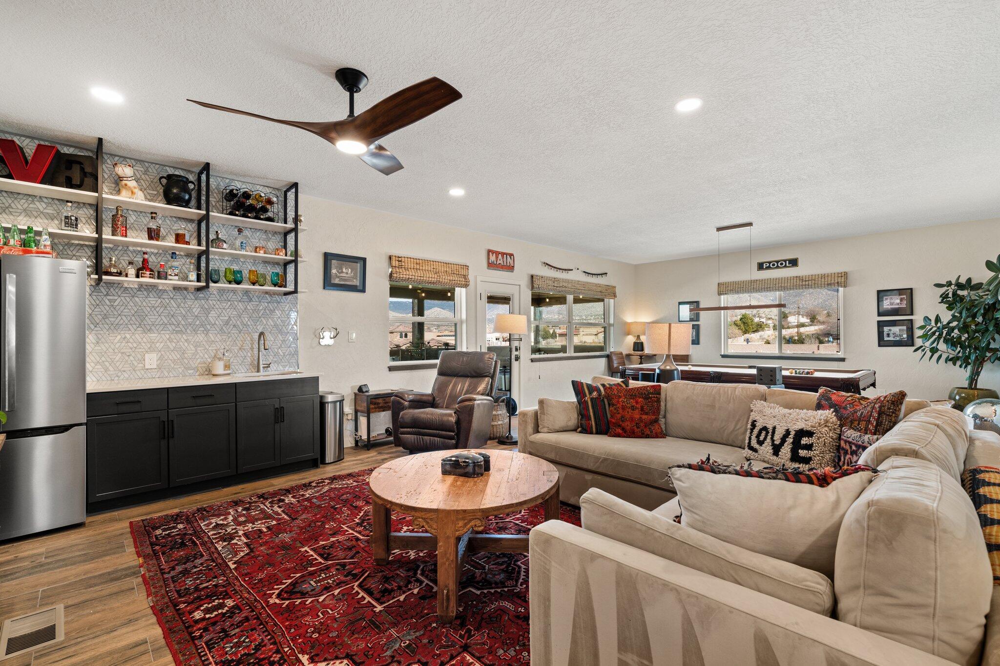 9710 SAN BERNARDINO Drive NE