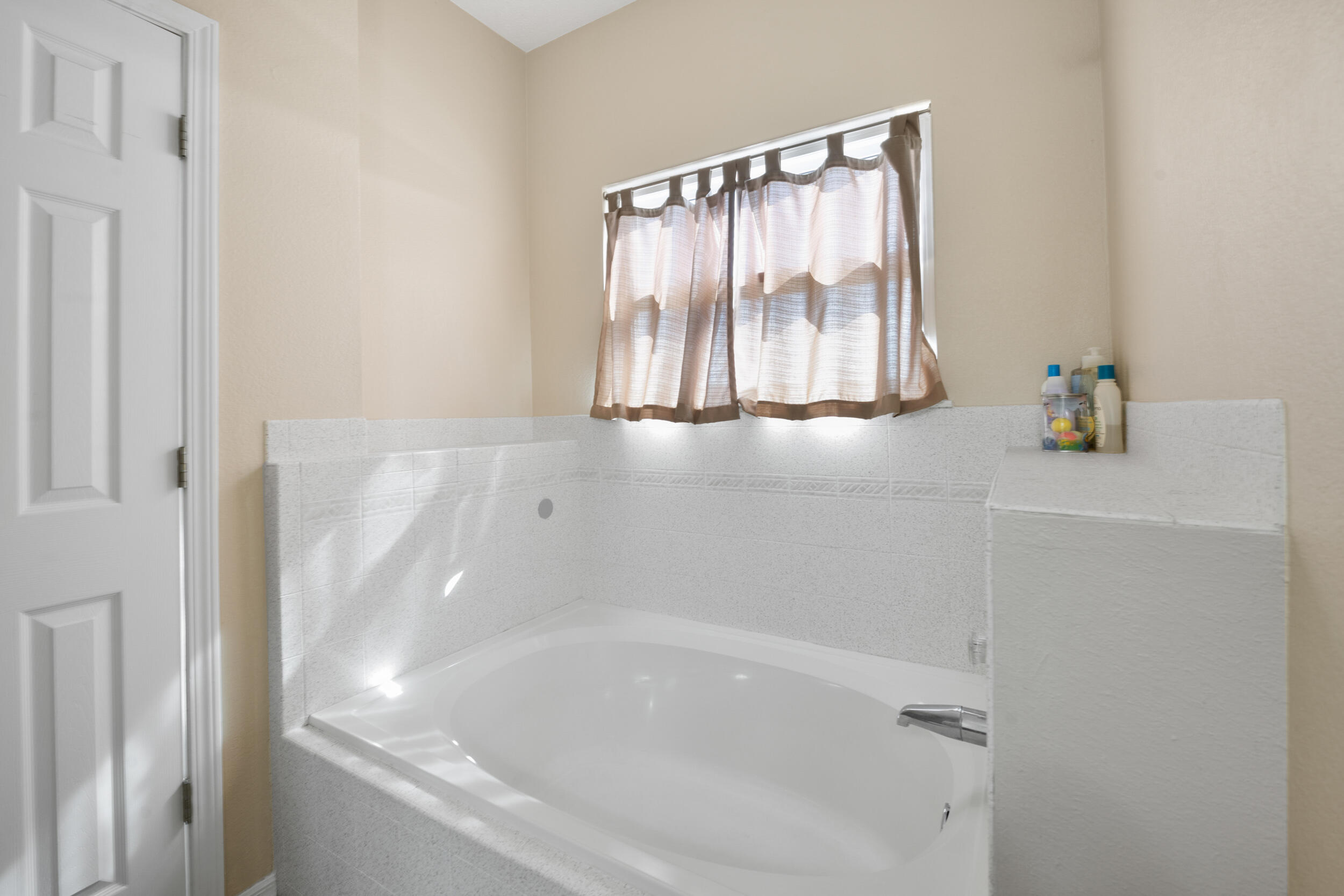 7328 PEREGRINE Road NE