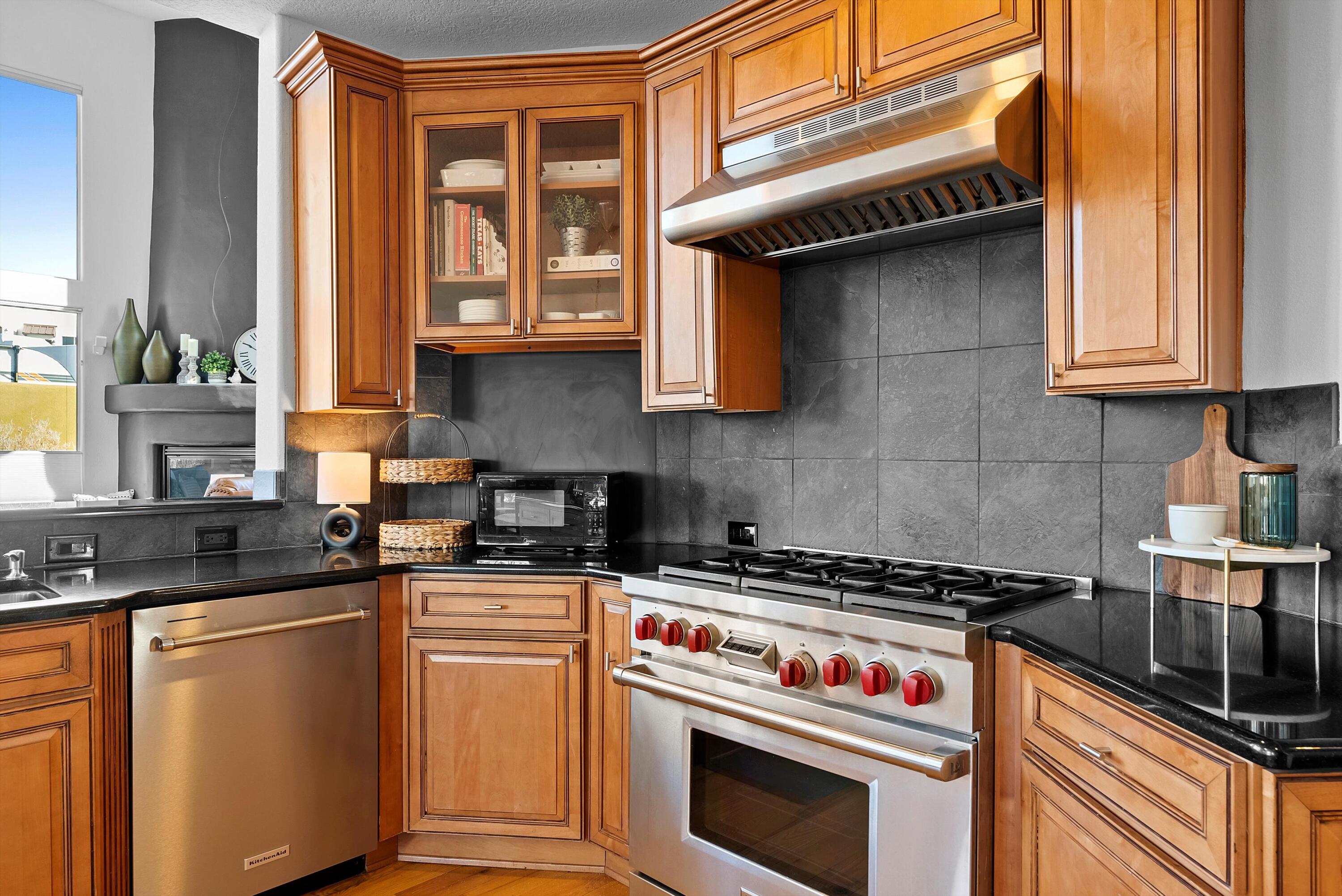 8951 ALAMEDA Boulevard NE