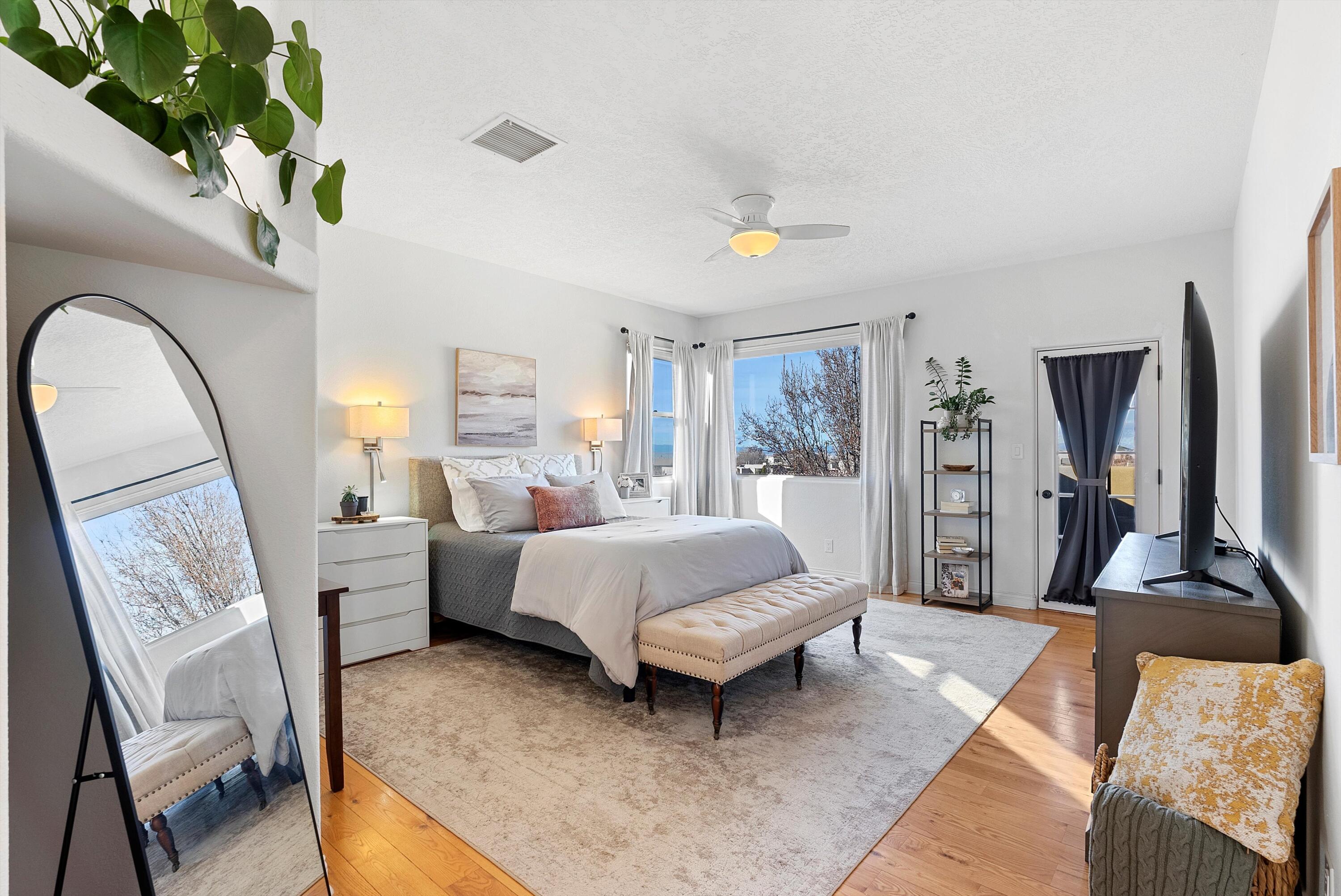 8951 ALAMEDA Boulevard NE