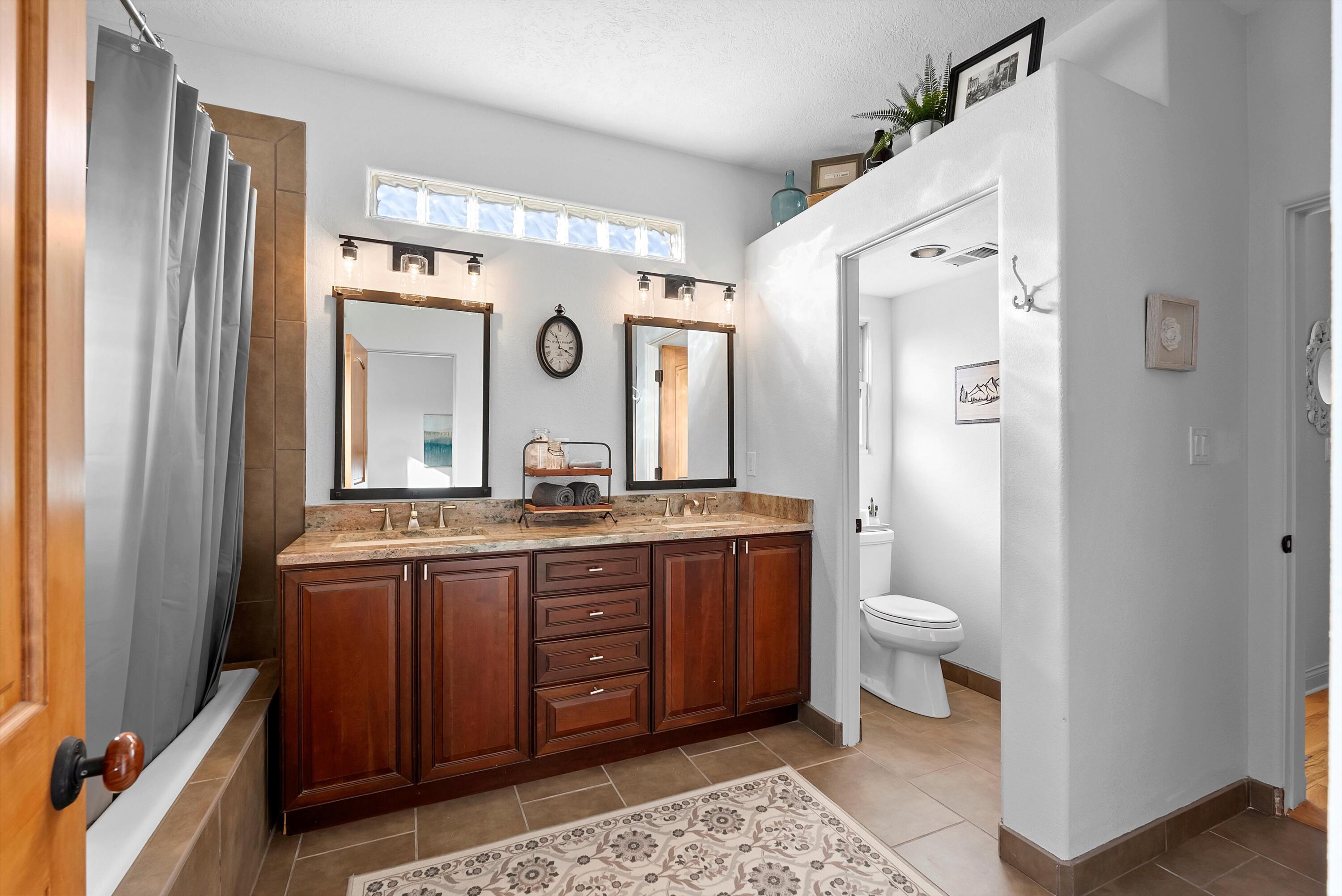 8951 ALAMEDA Boulevard NE