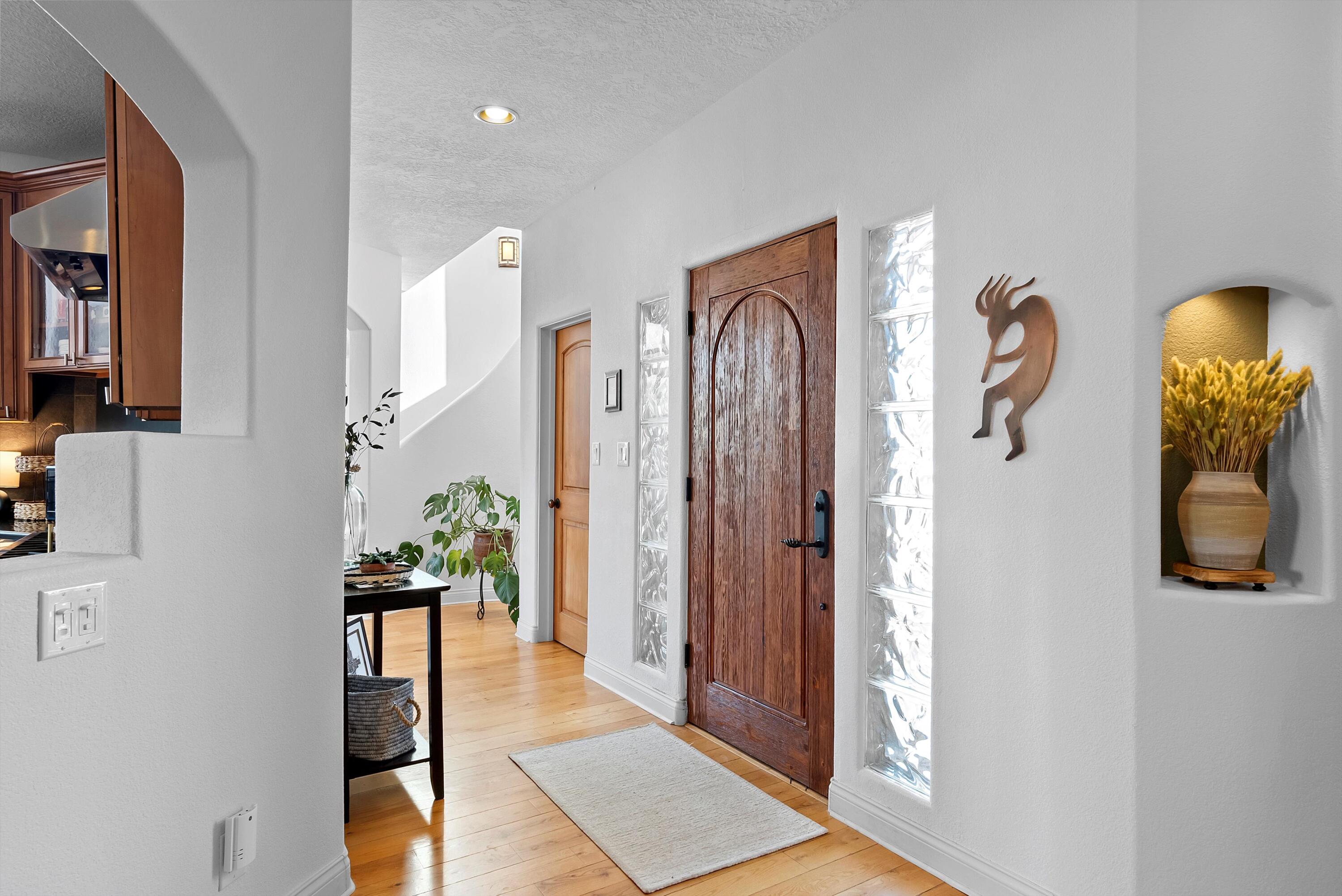 8951 ALAMEDA Boulevard NE