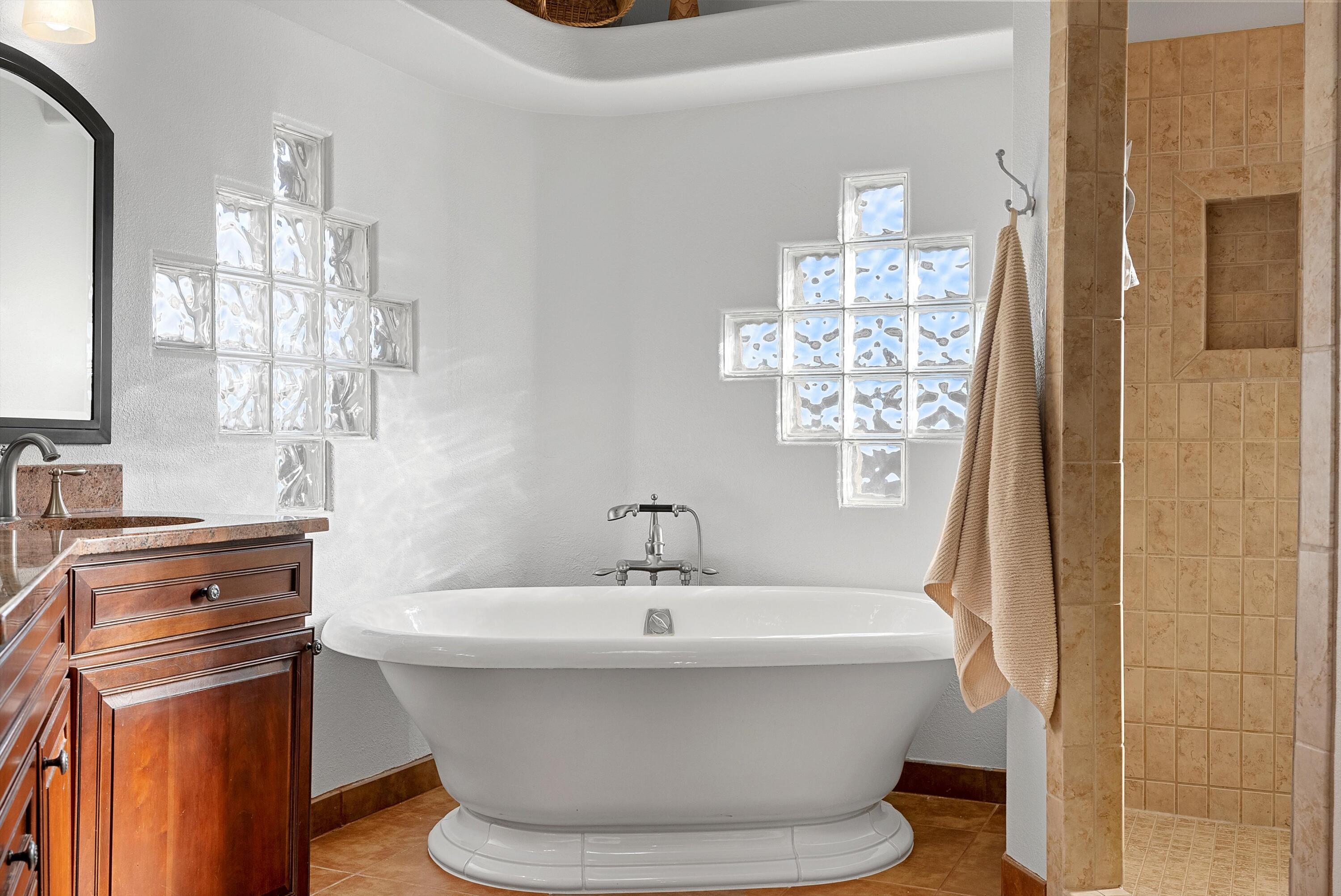 8951 ALAMEDA Boulevard NE