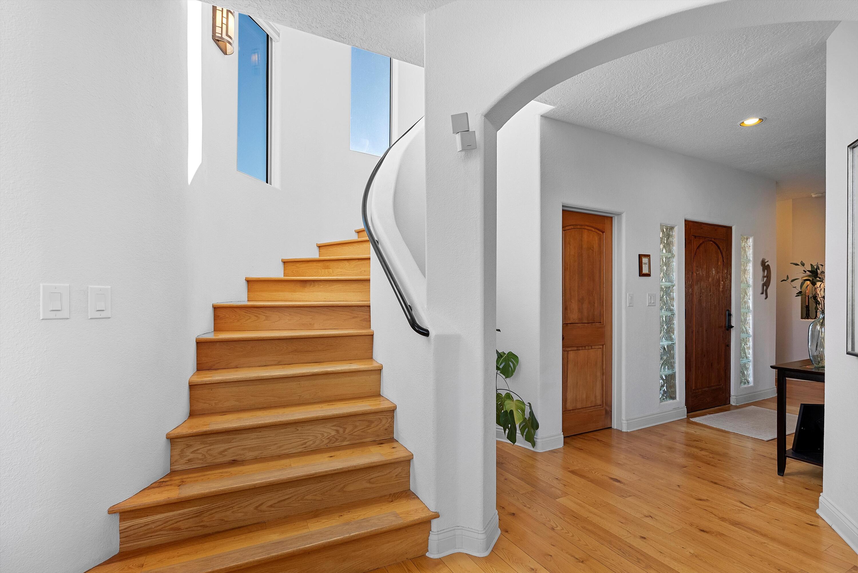 8951 ALAMEDA Boulevard NE