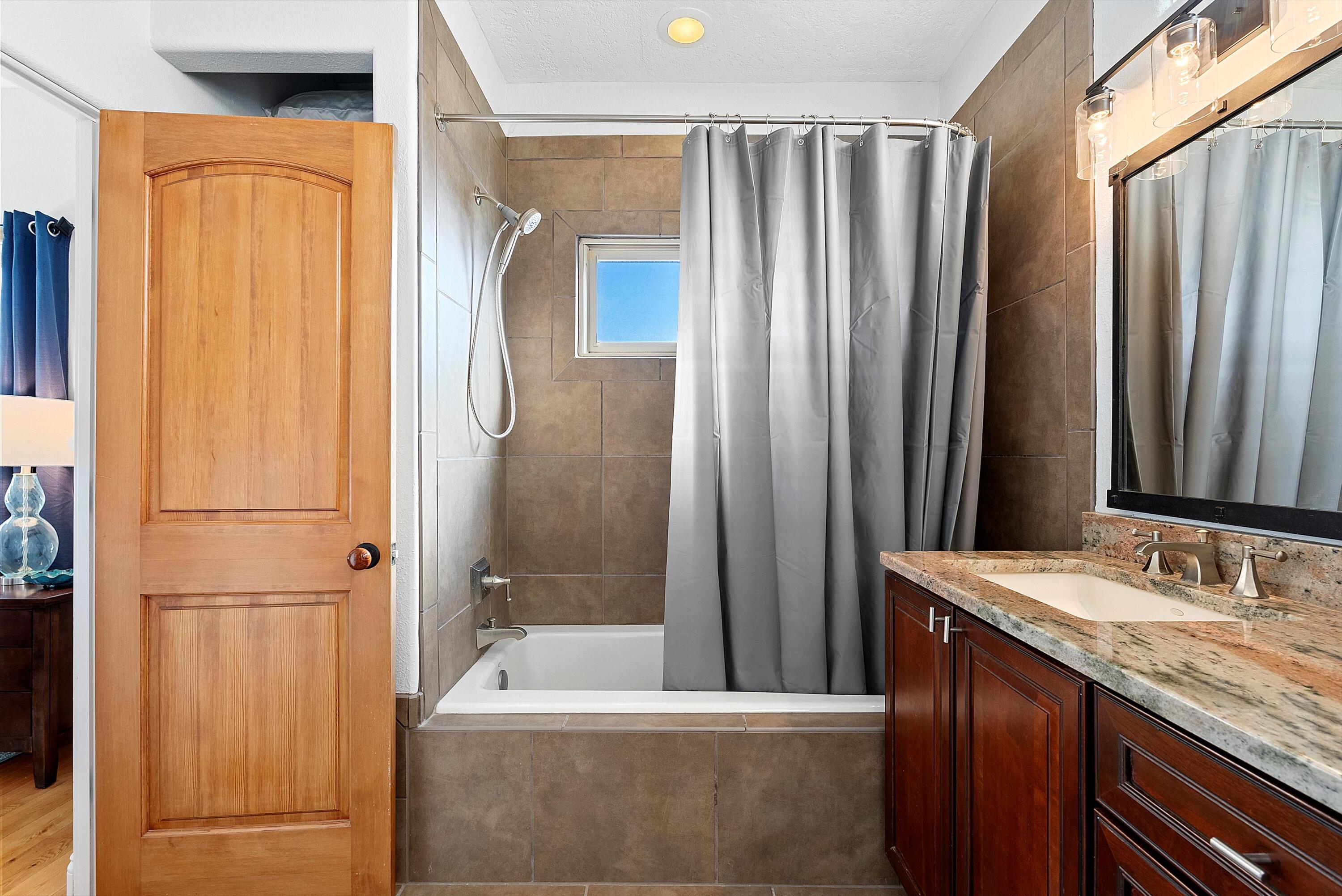 8951 ALAMEDA Boulevard NE