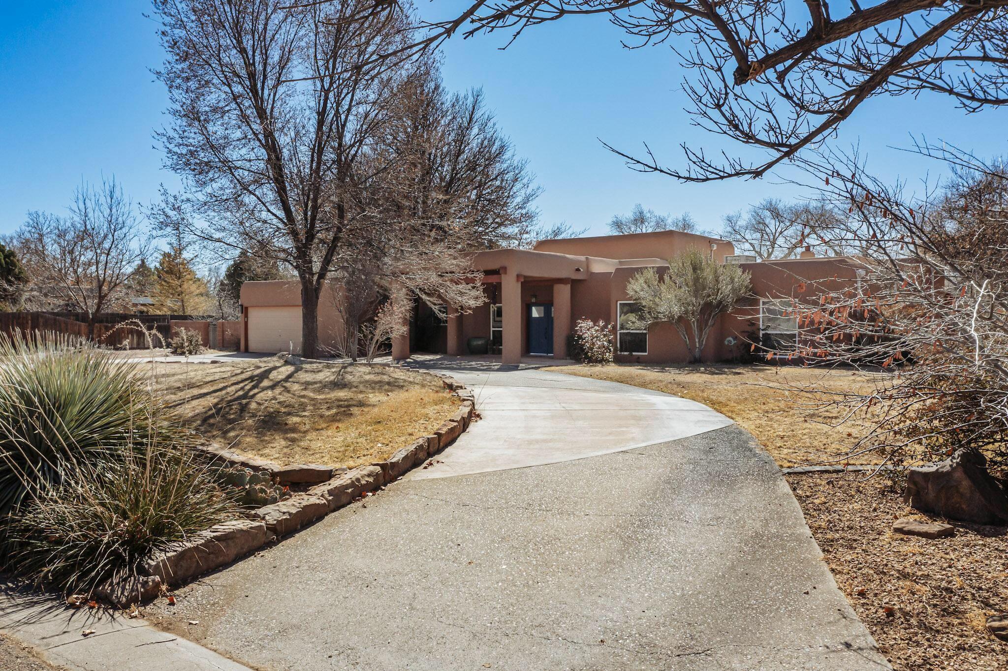 944 CAMINO RANCHITOS NW