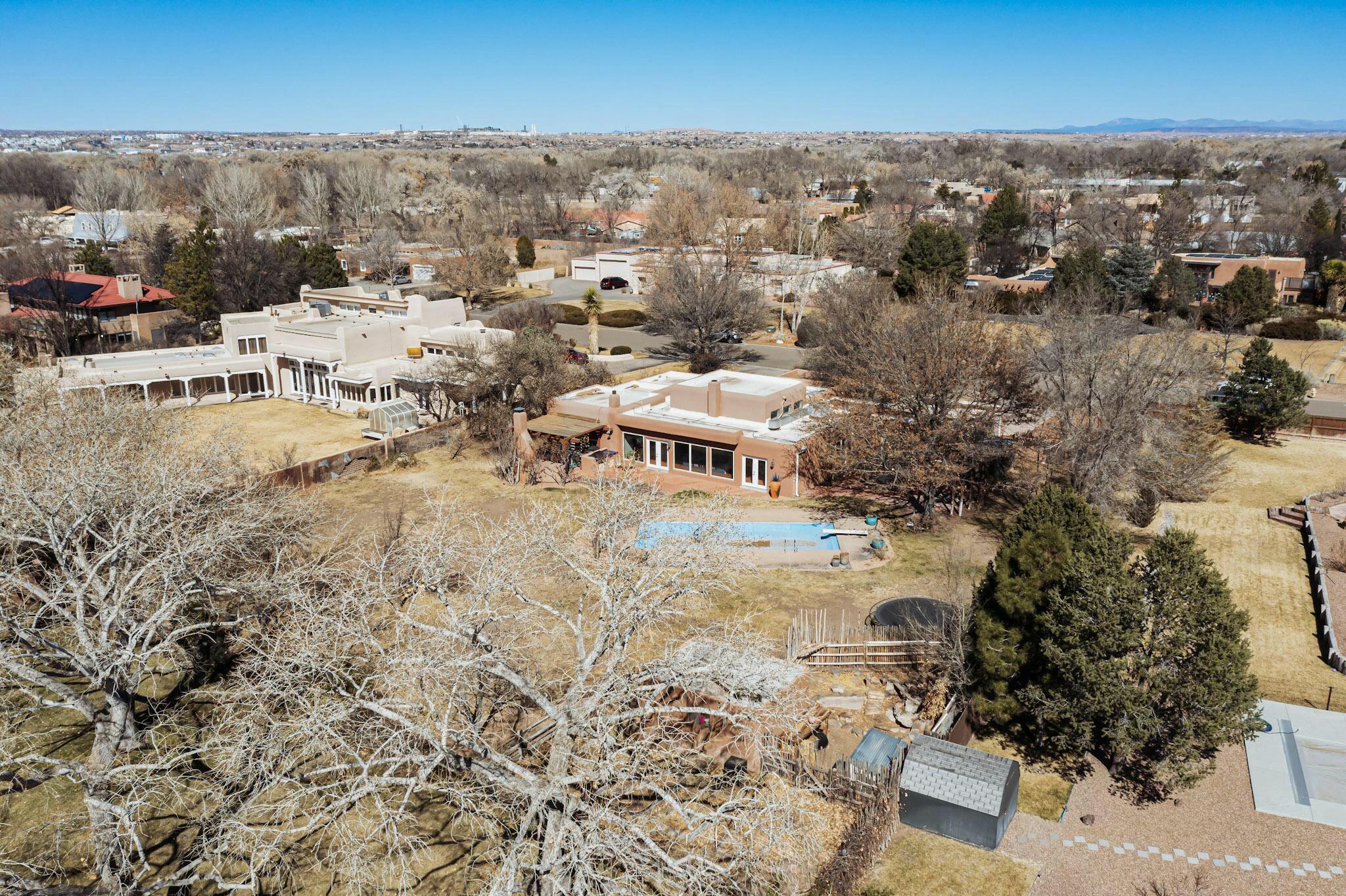 944 CAMINO RANCHITOS NW