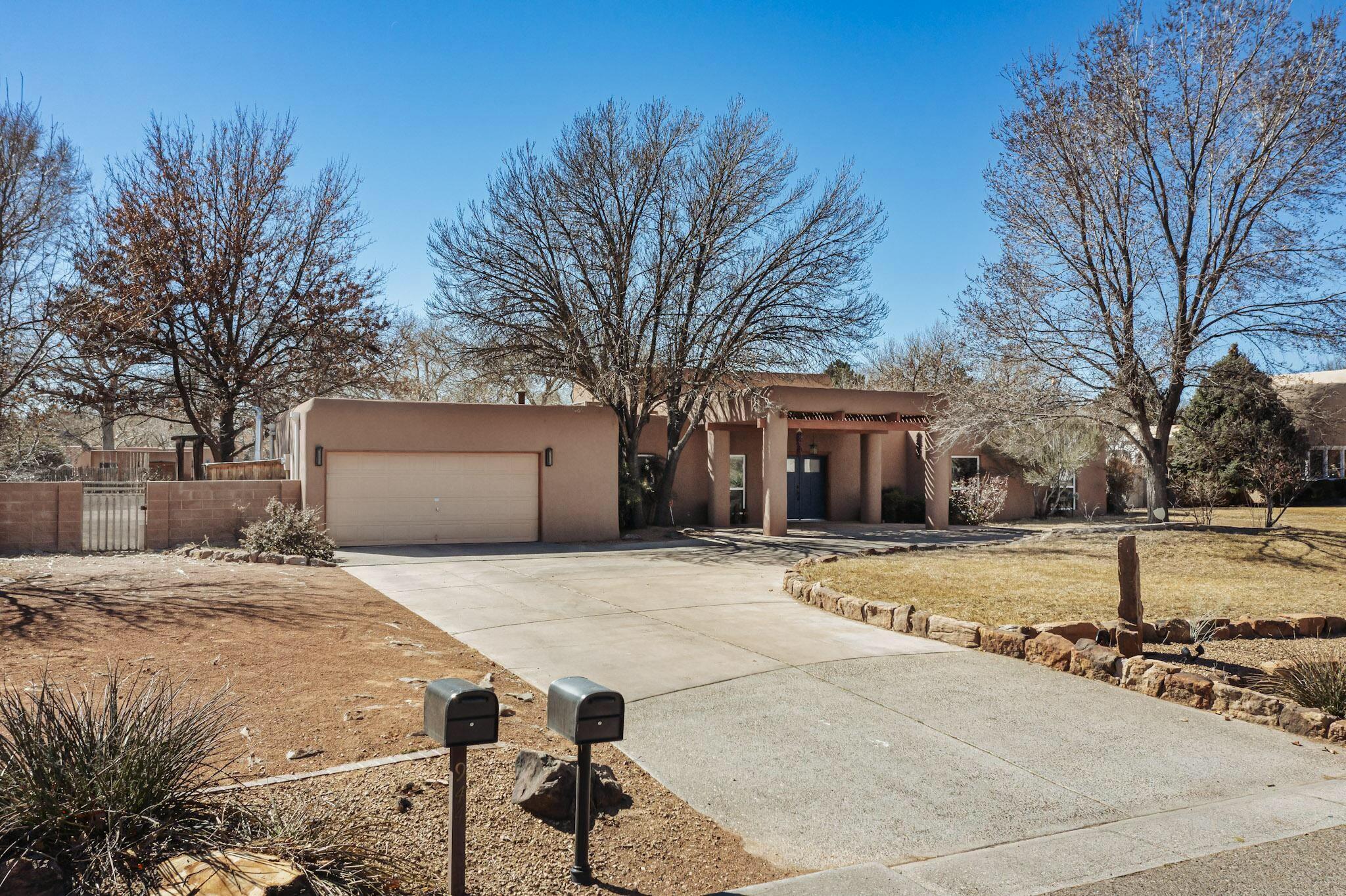 944 CAMINO RANCHITOS NW