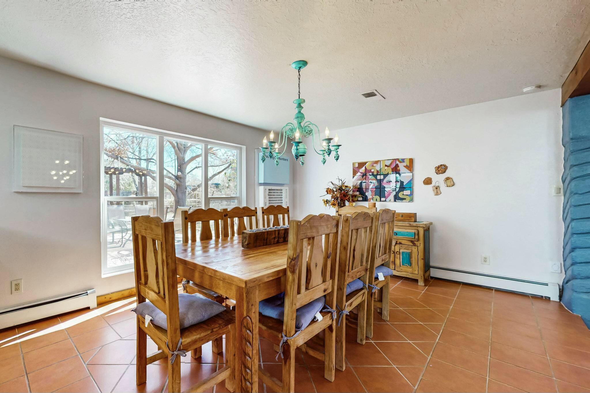 944 CAMINO RANCHITOS NW