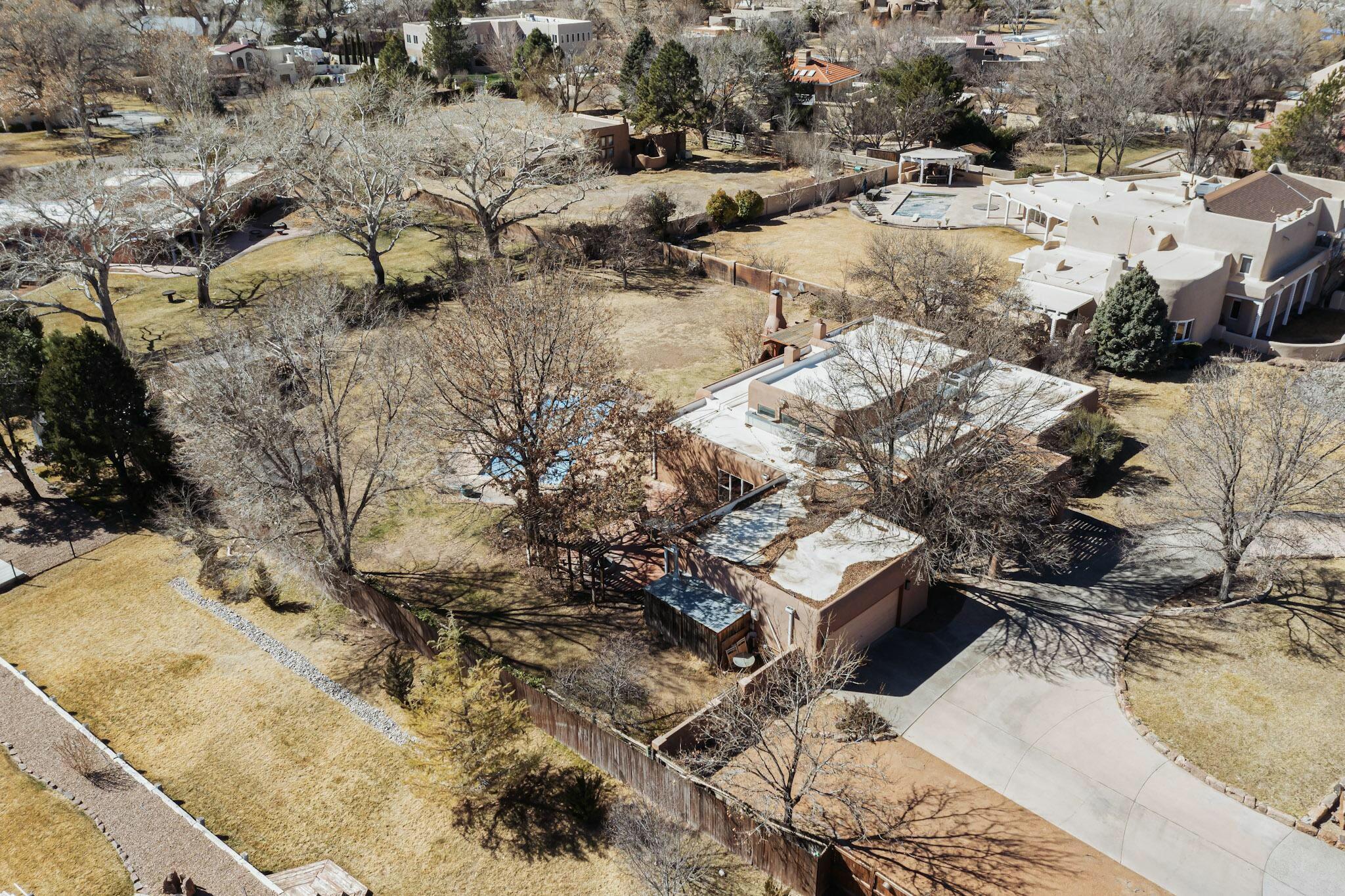 944 CAMINO RANCHITOS NW