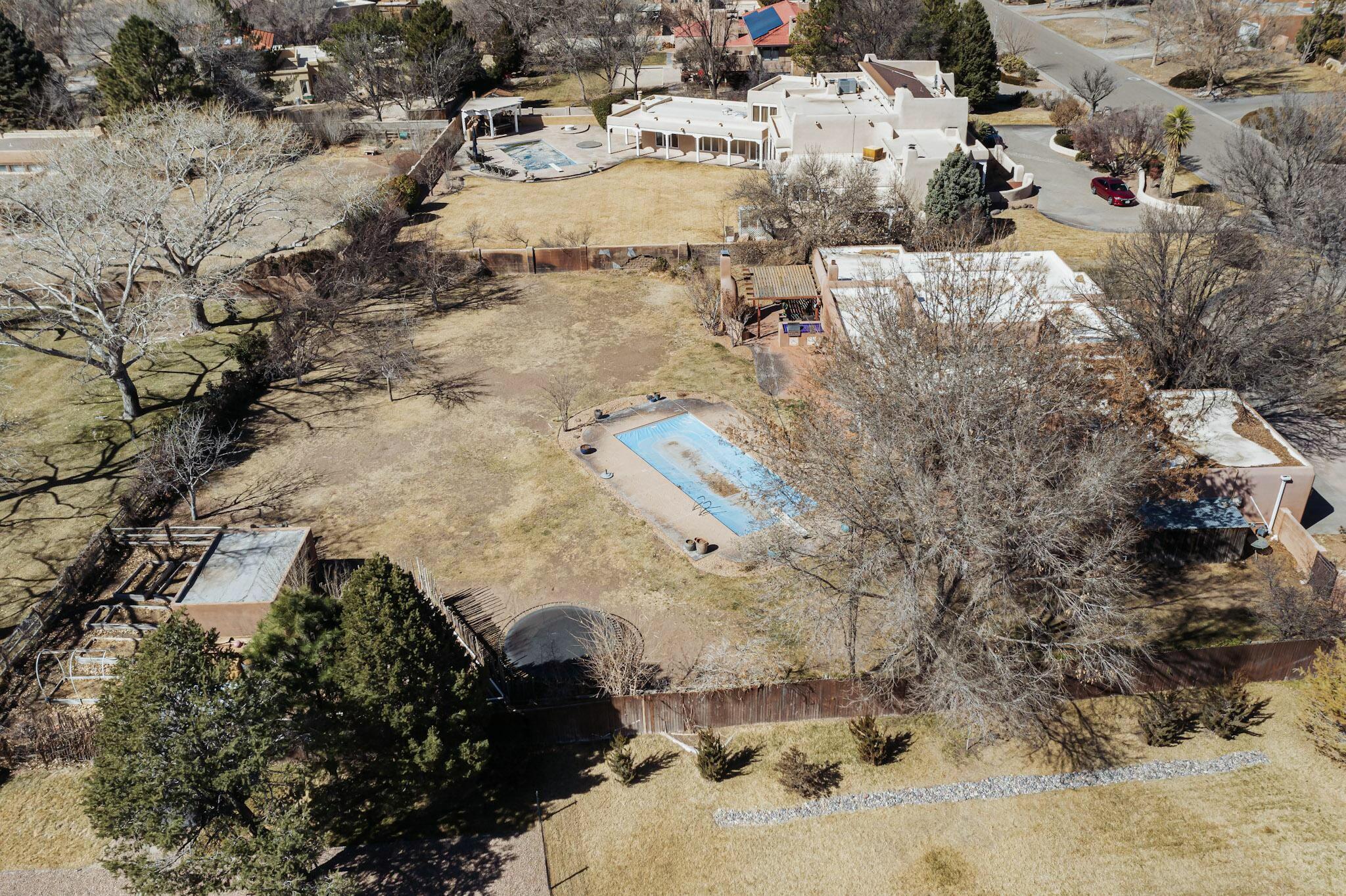 944 CAMINO RANCHITOS NW