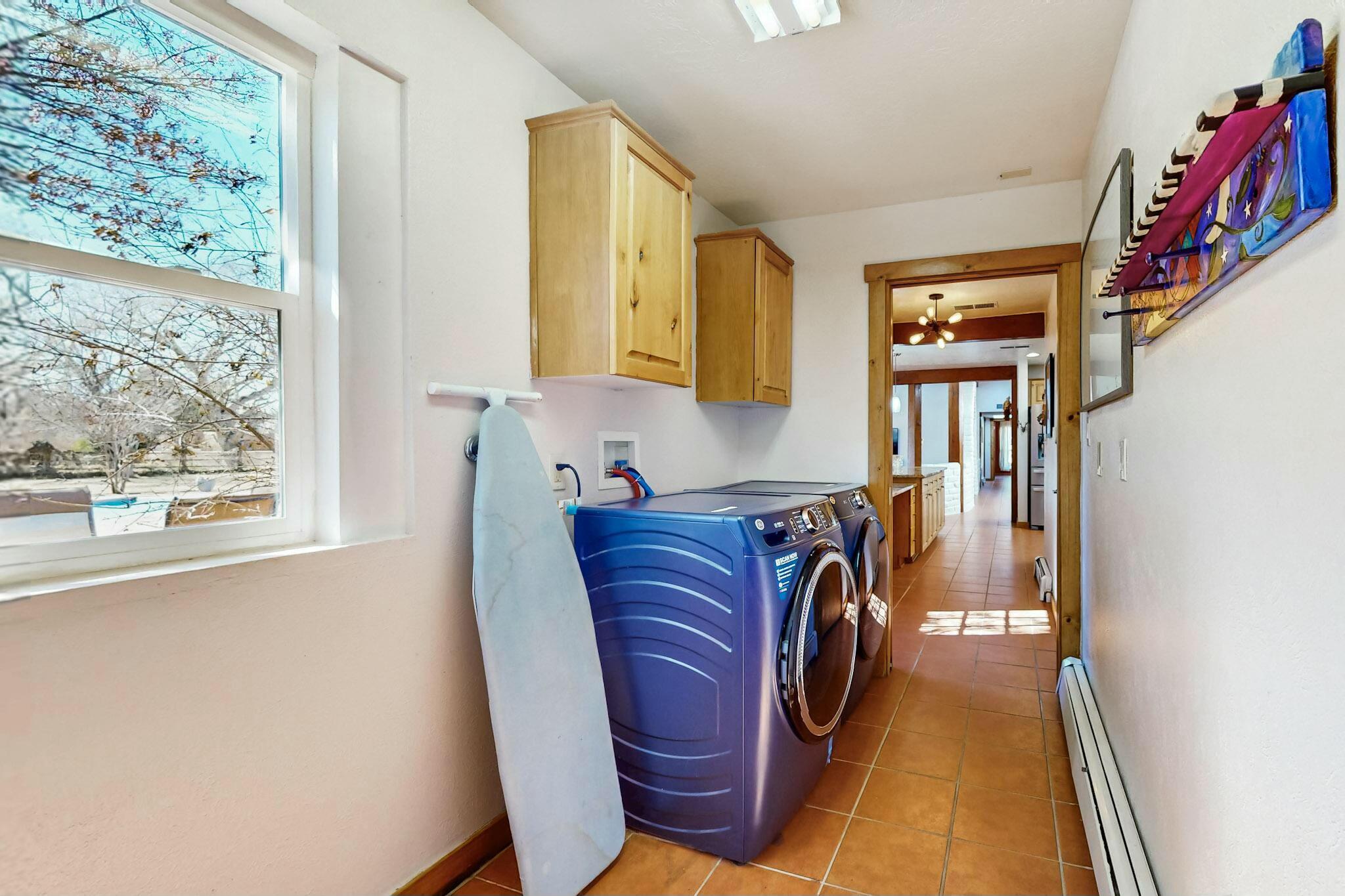 944 CAMINO RANCHITOS NW