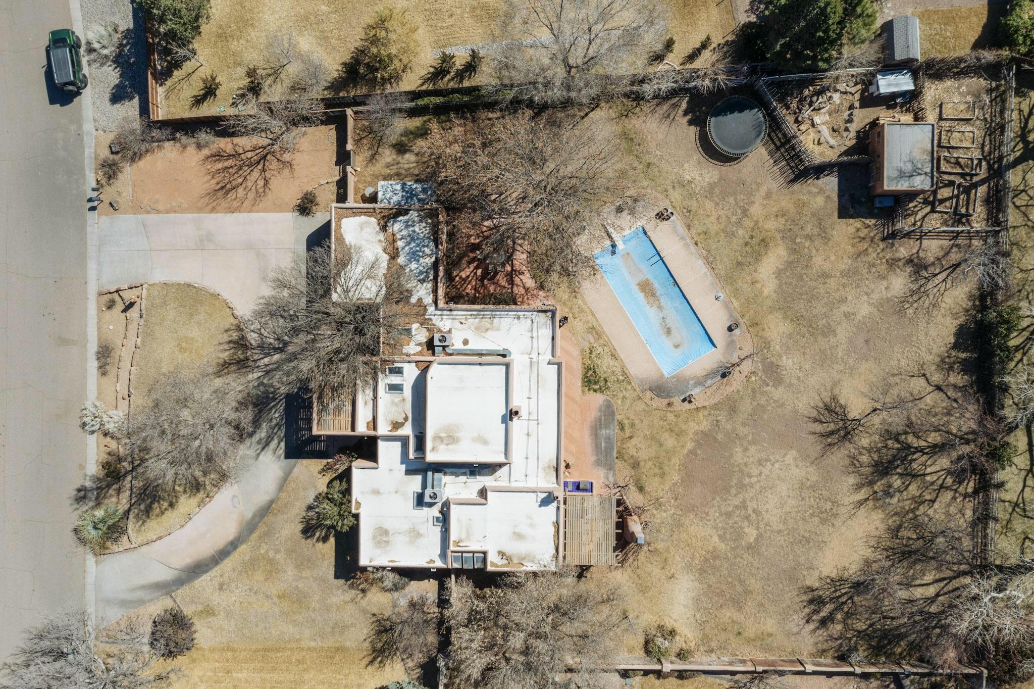 944 CAMINO RANCHITOS NW