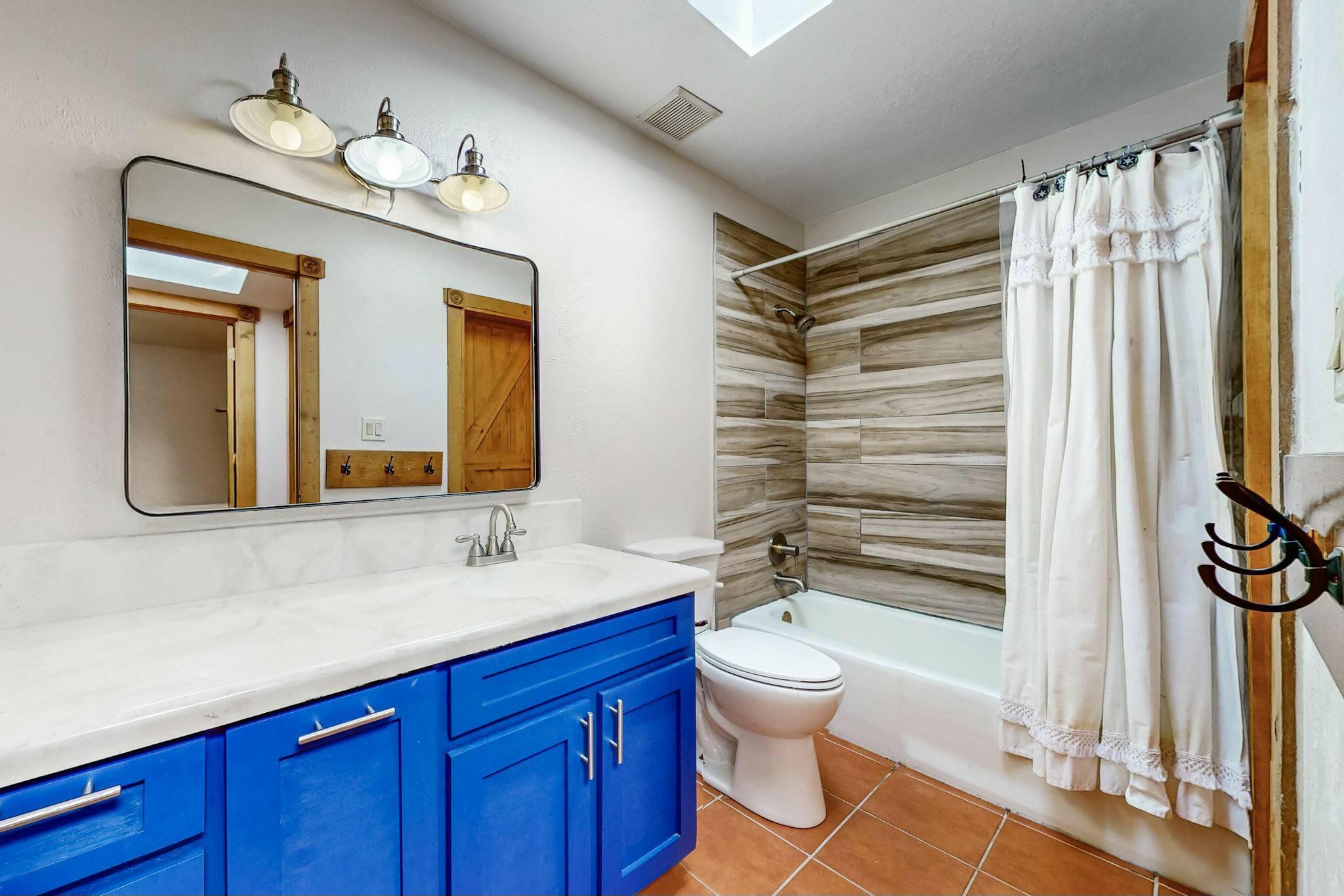 944 CAMINO RANCHITOS NW