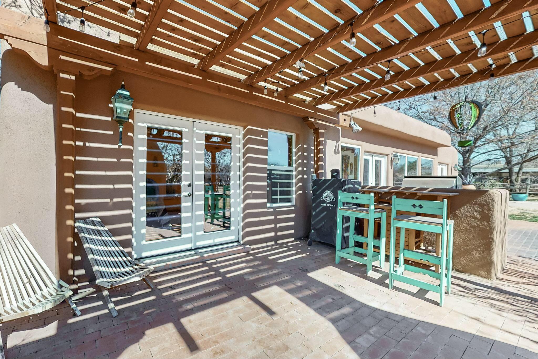 944 CAMINO RANCHITOS NW