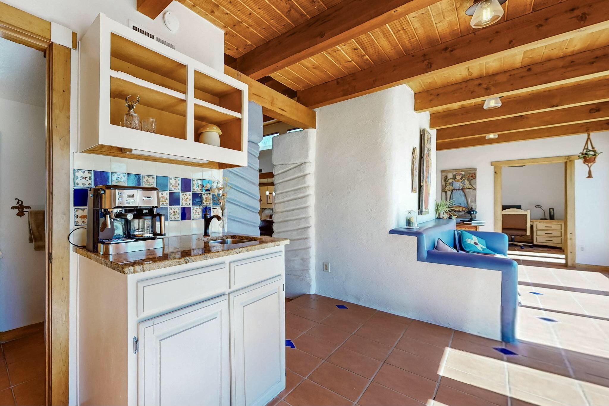 944 CAMINO RANCHITOS NW