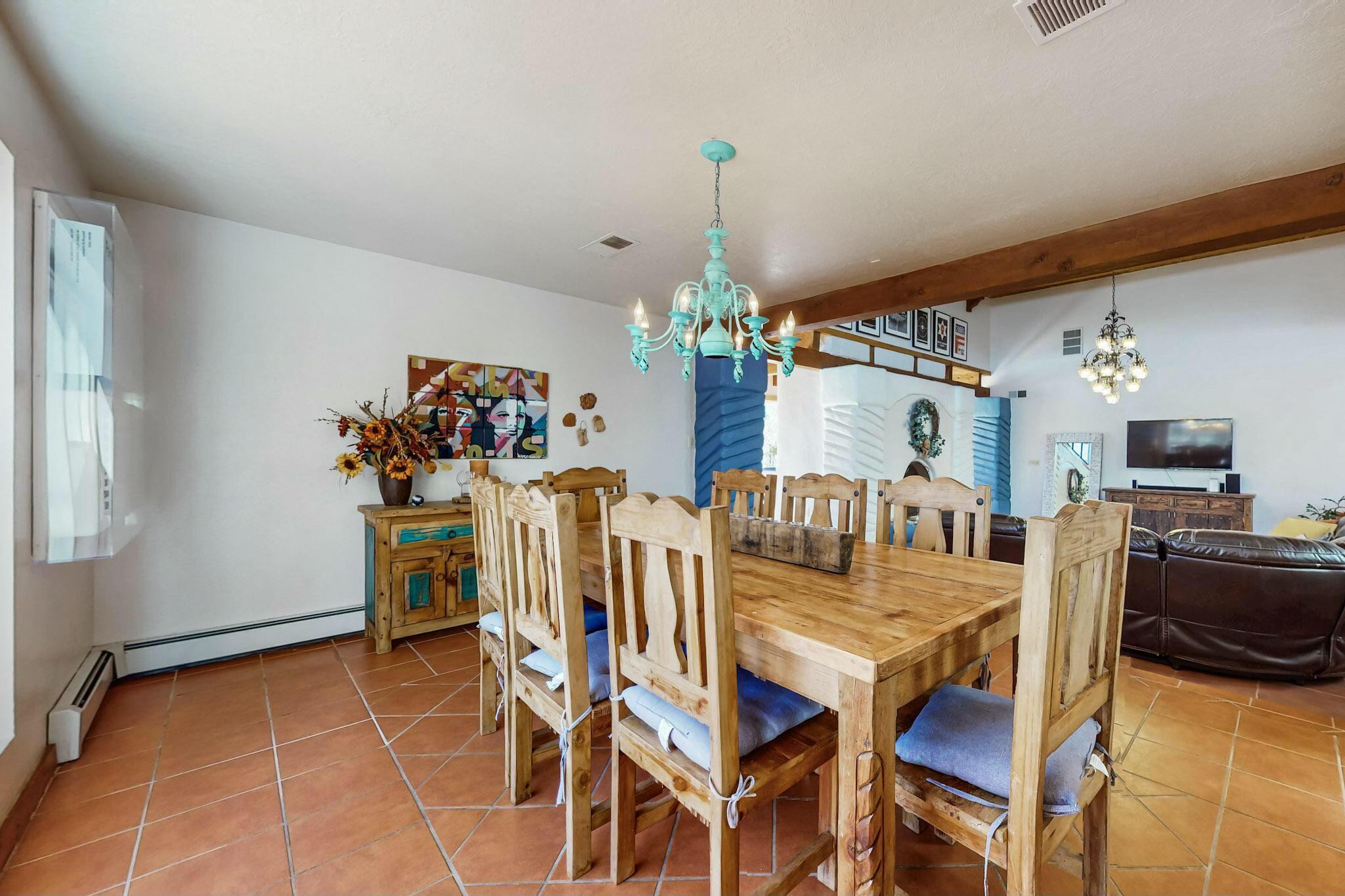 944 CAMINO RANCHITOS NW