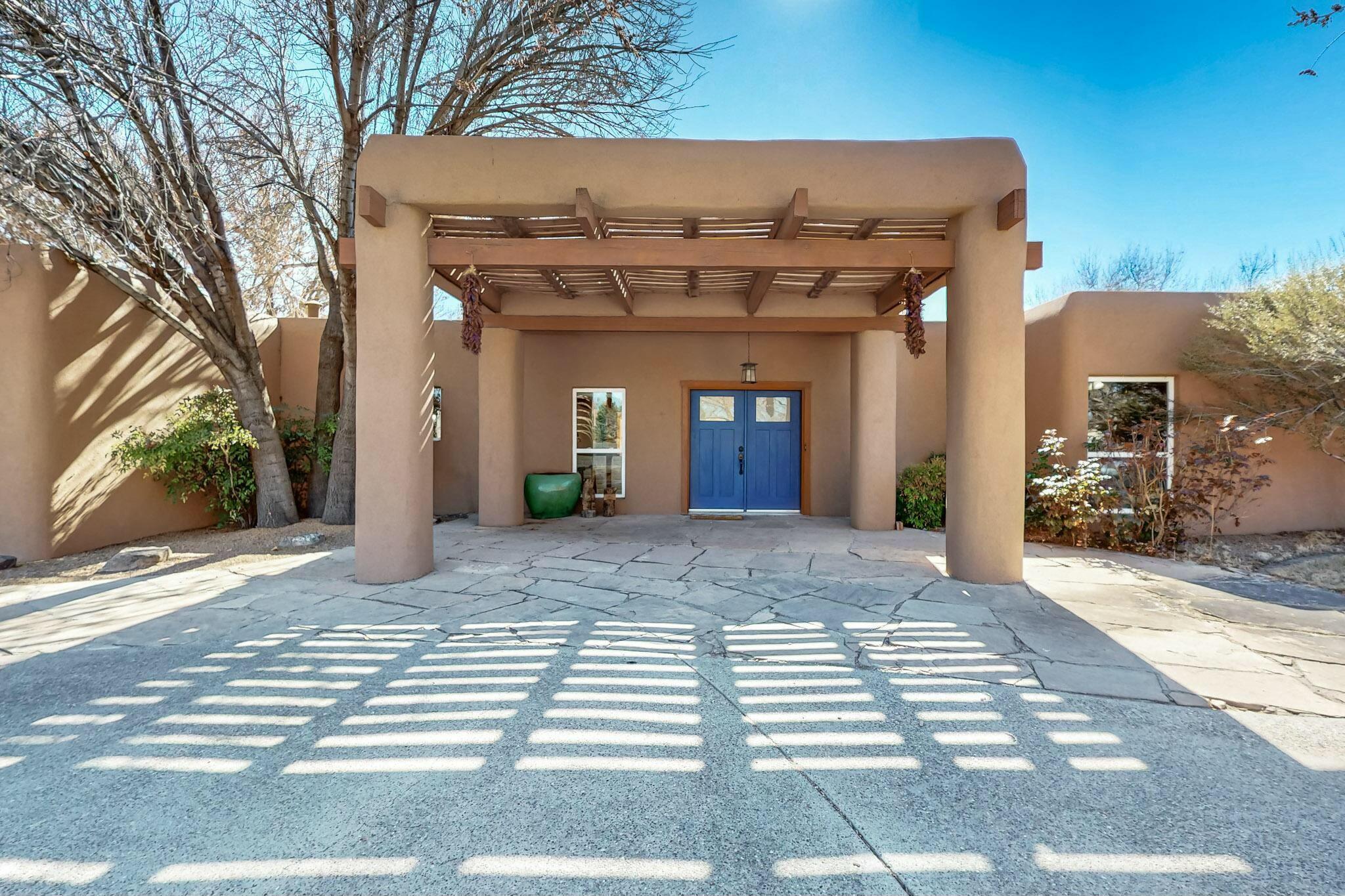 944 CAMINO RANCHITOS NW