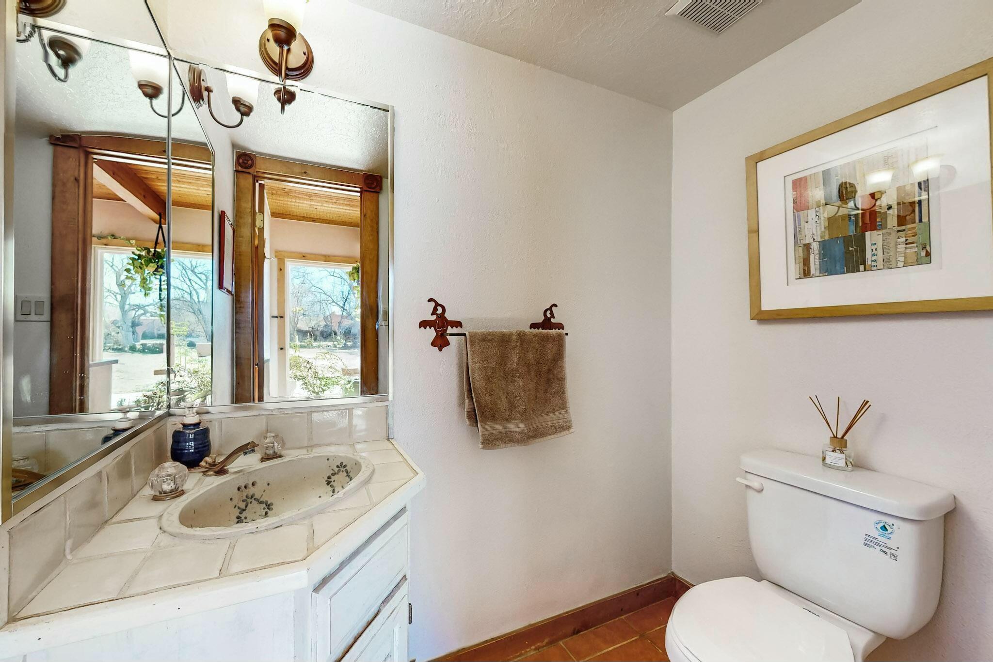 944 CAMINO RANCHITOS NW