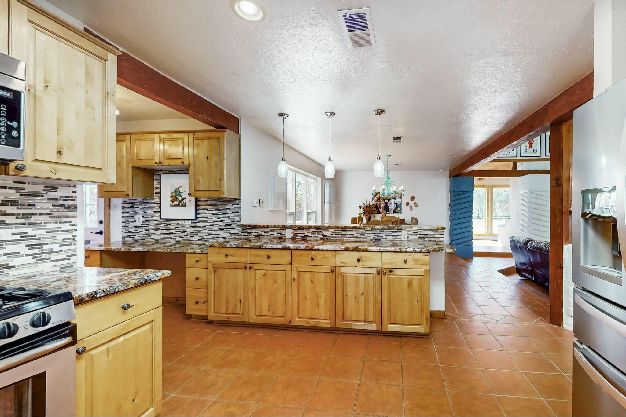 944 CAMINO RANCHITOS NW