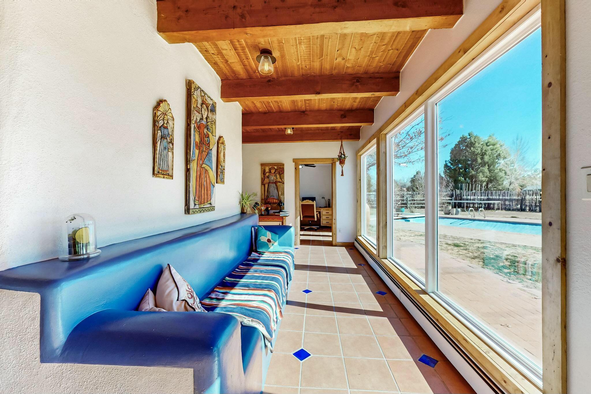 944 CAMINO RANCHITOS NW