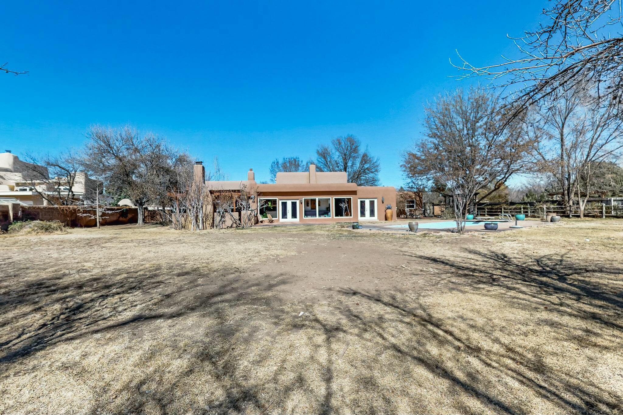 944 CAMINO RANCHITOS NW