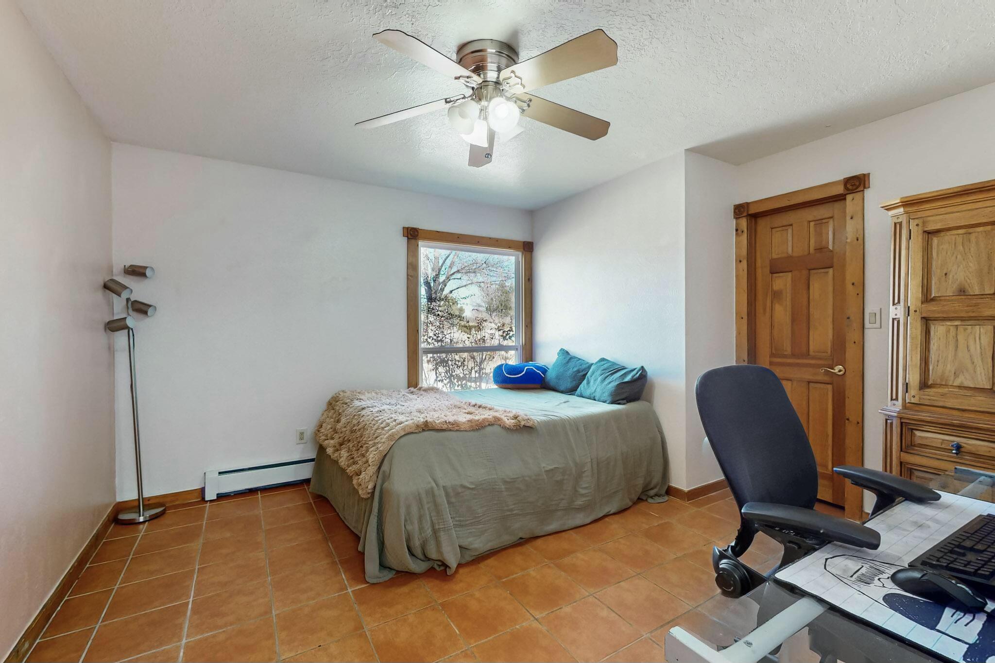 944 CAMINO RANCHITOS NW