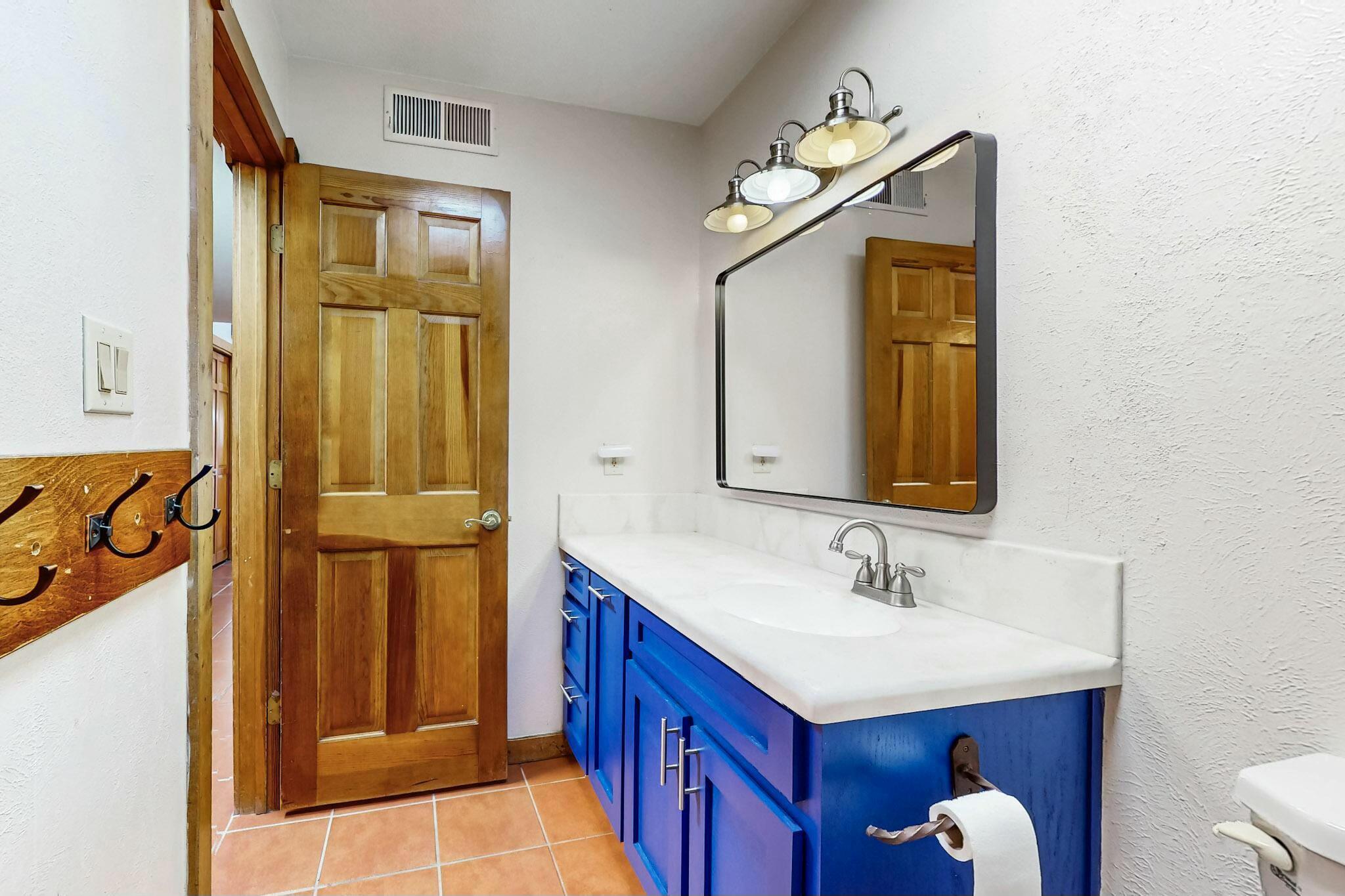 944 CAMINO RANCHITOS NW