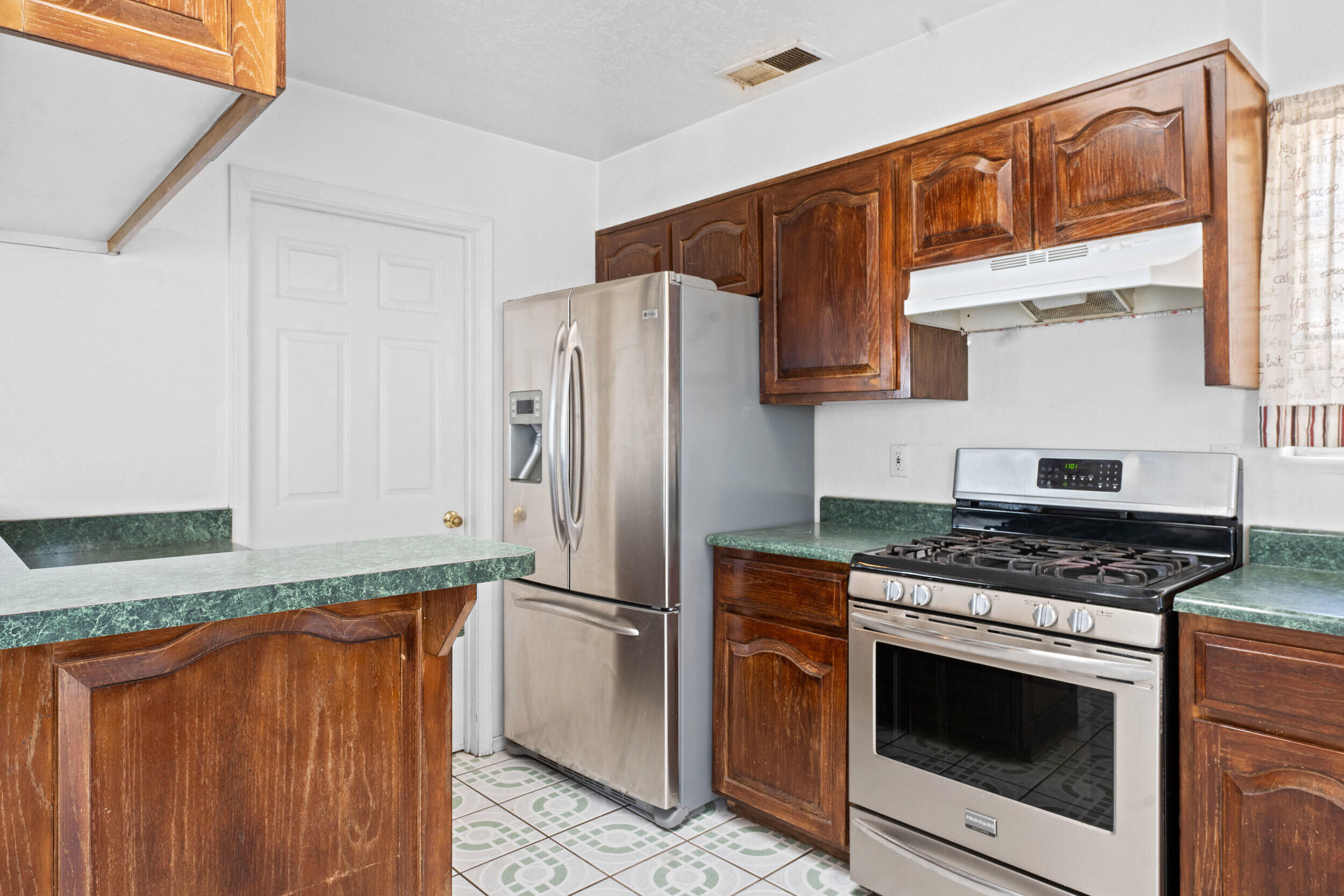 505 VALPLANO Road SE