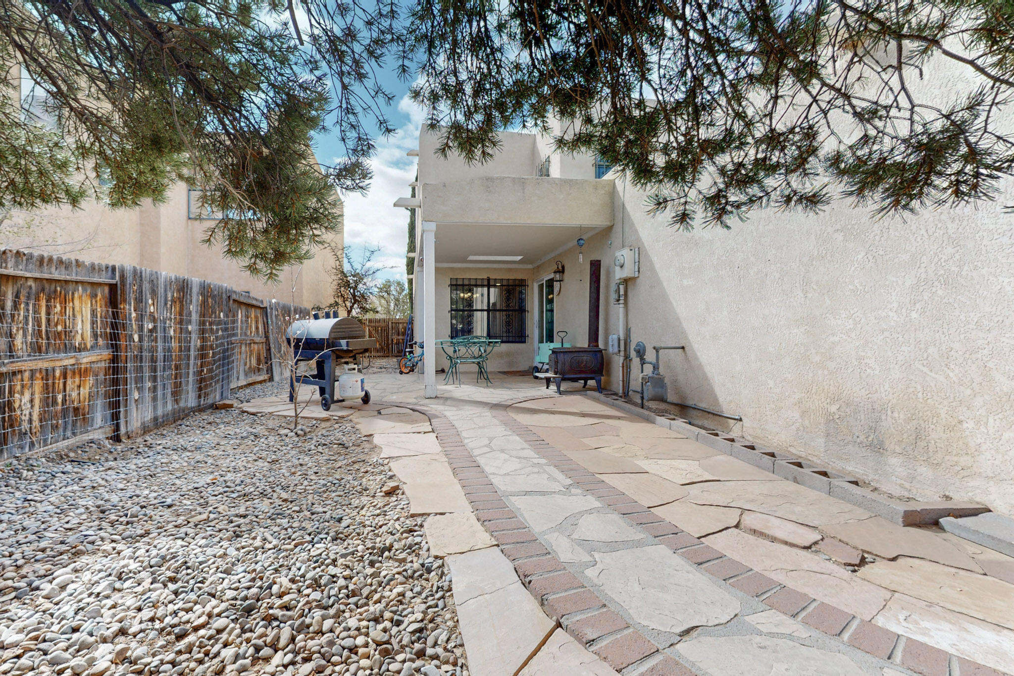 7805 PINEWOOD Drive NW