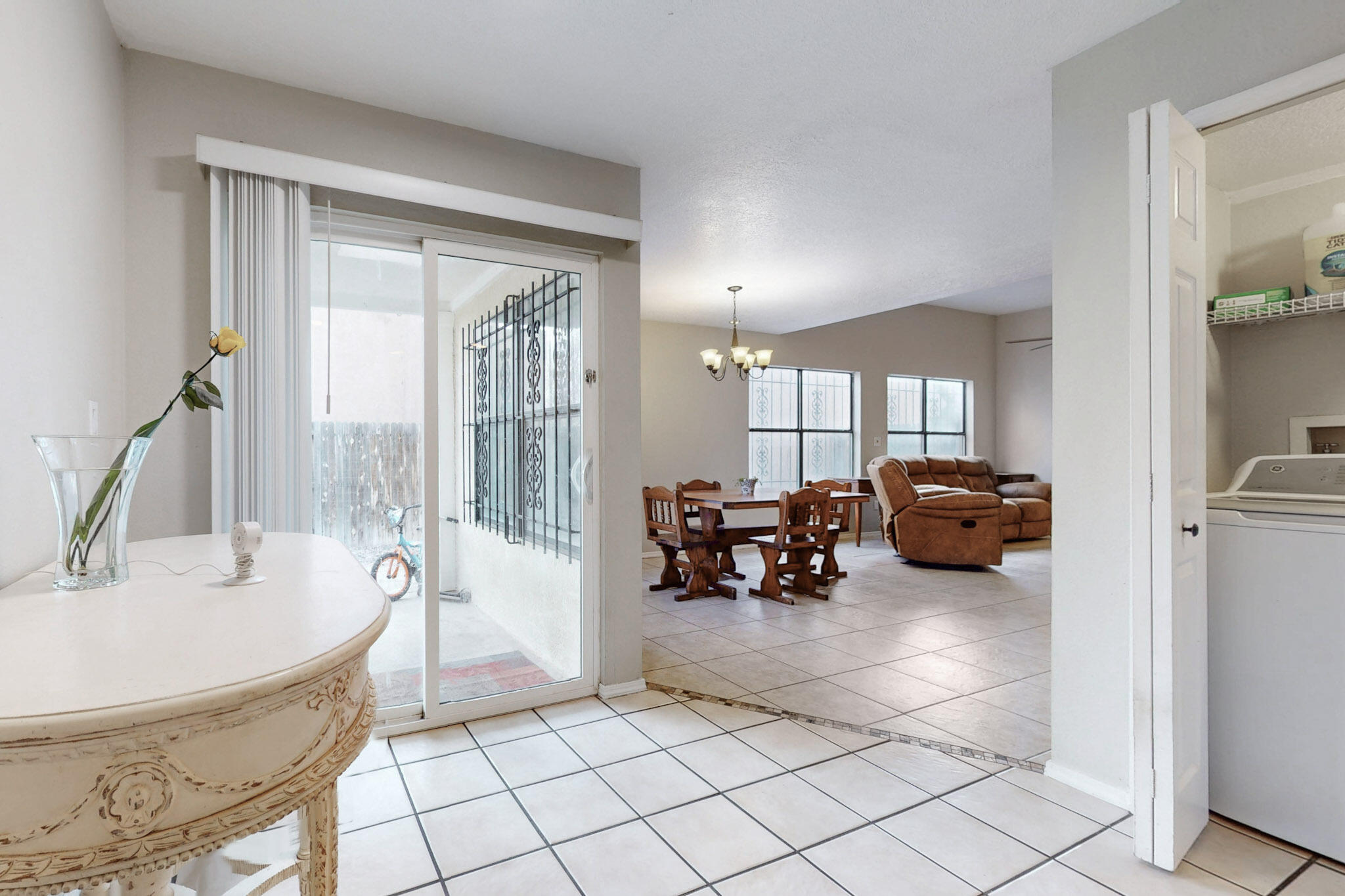 7805 PINEWOOD Drive NW