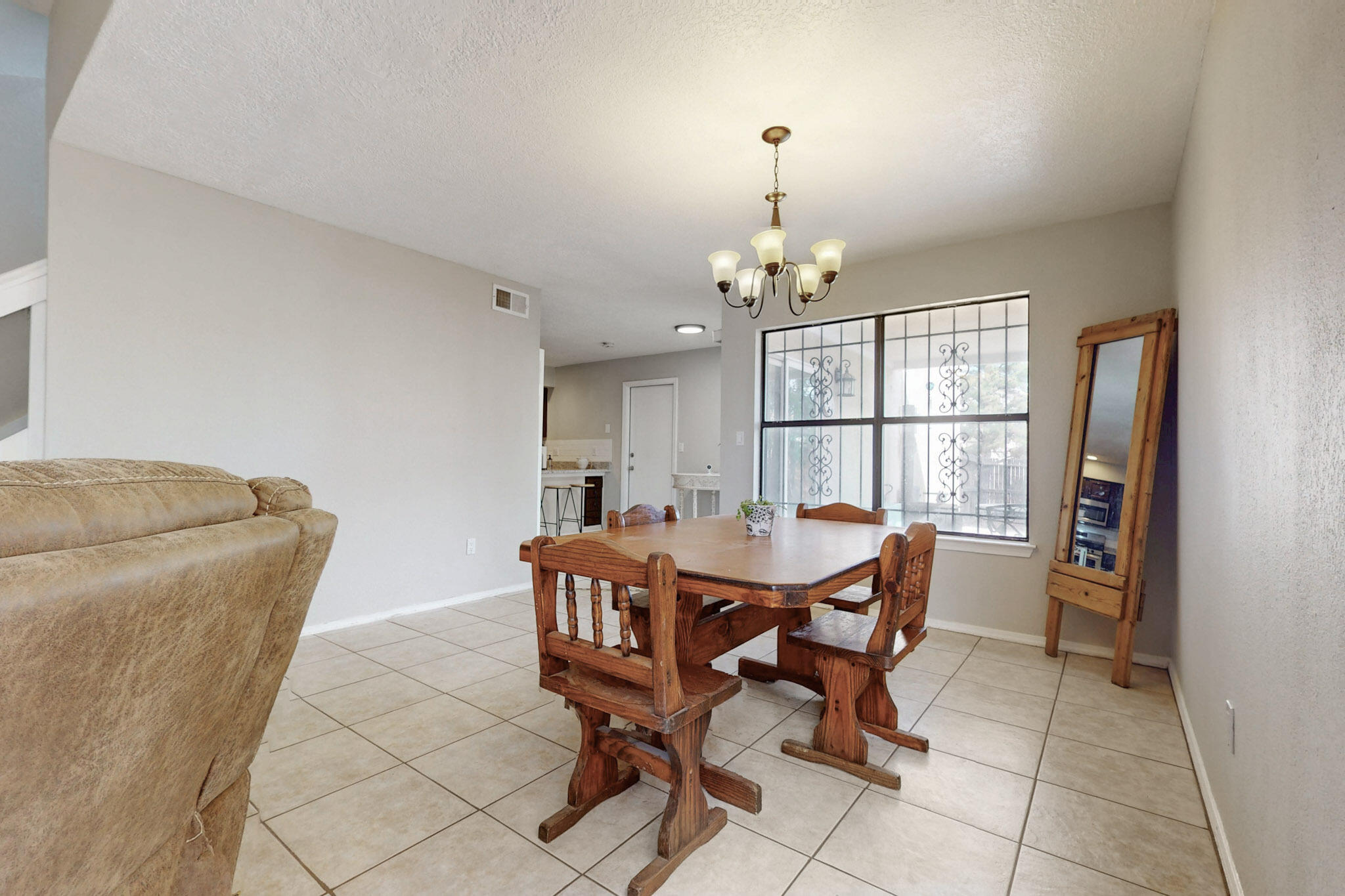 7805 PINEWOOD Drive NW