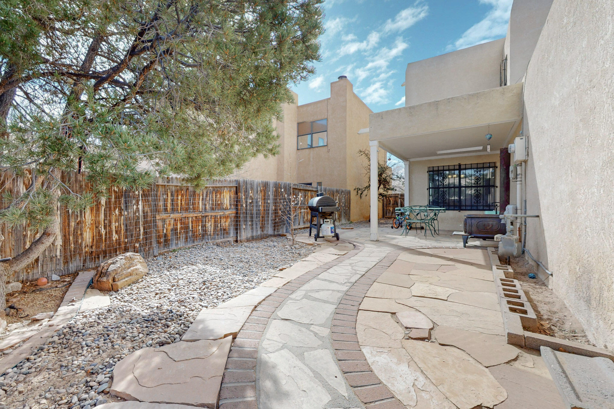 7805 PINEWOOD Drive NW