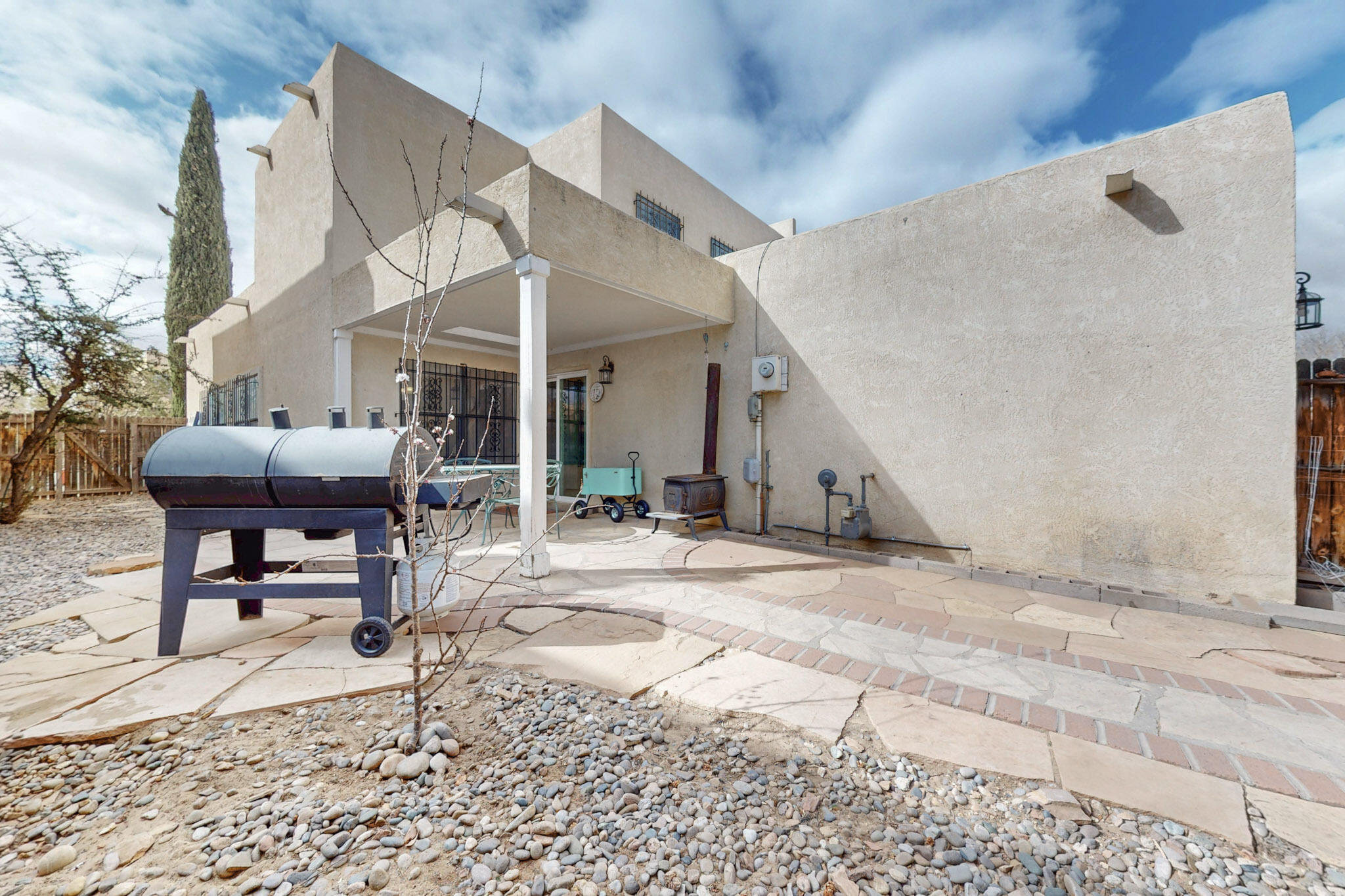 7805 PINEWOOD Drive NW