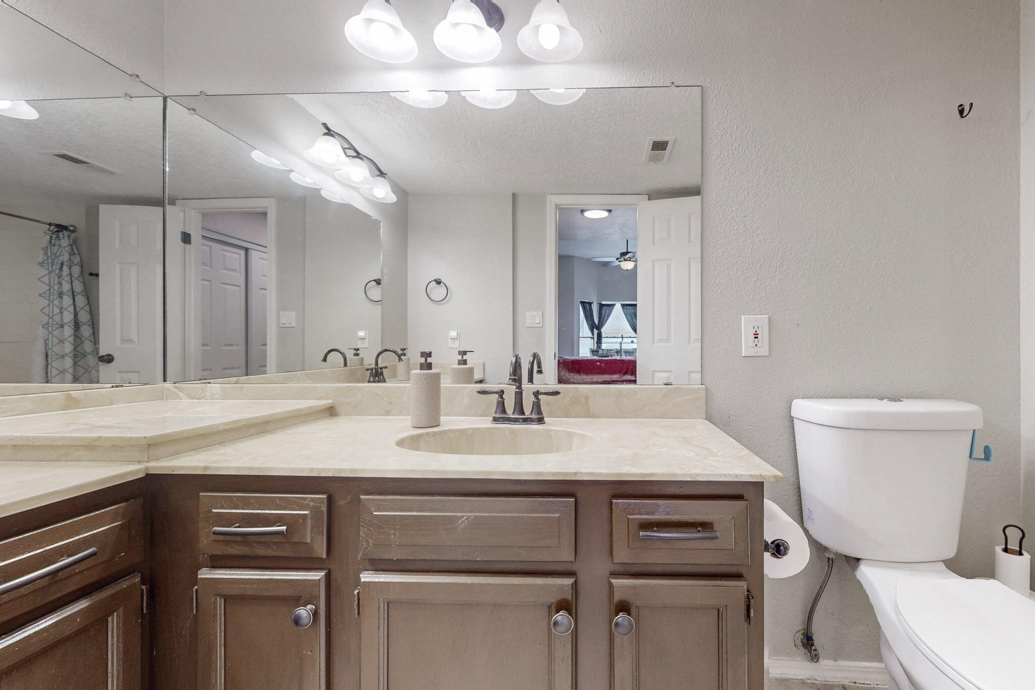 7805 PINEWOOD Drive NW