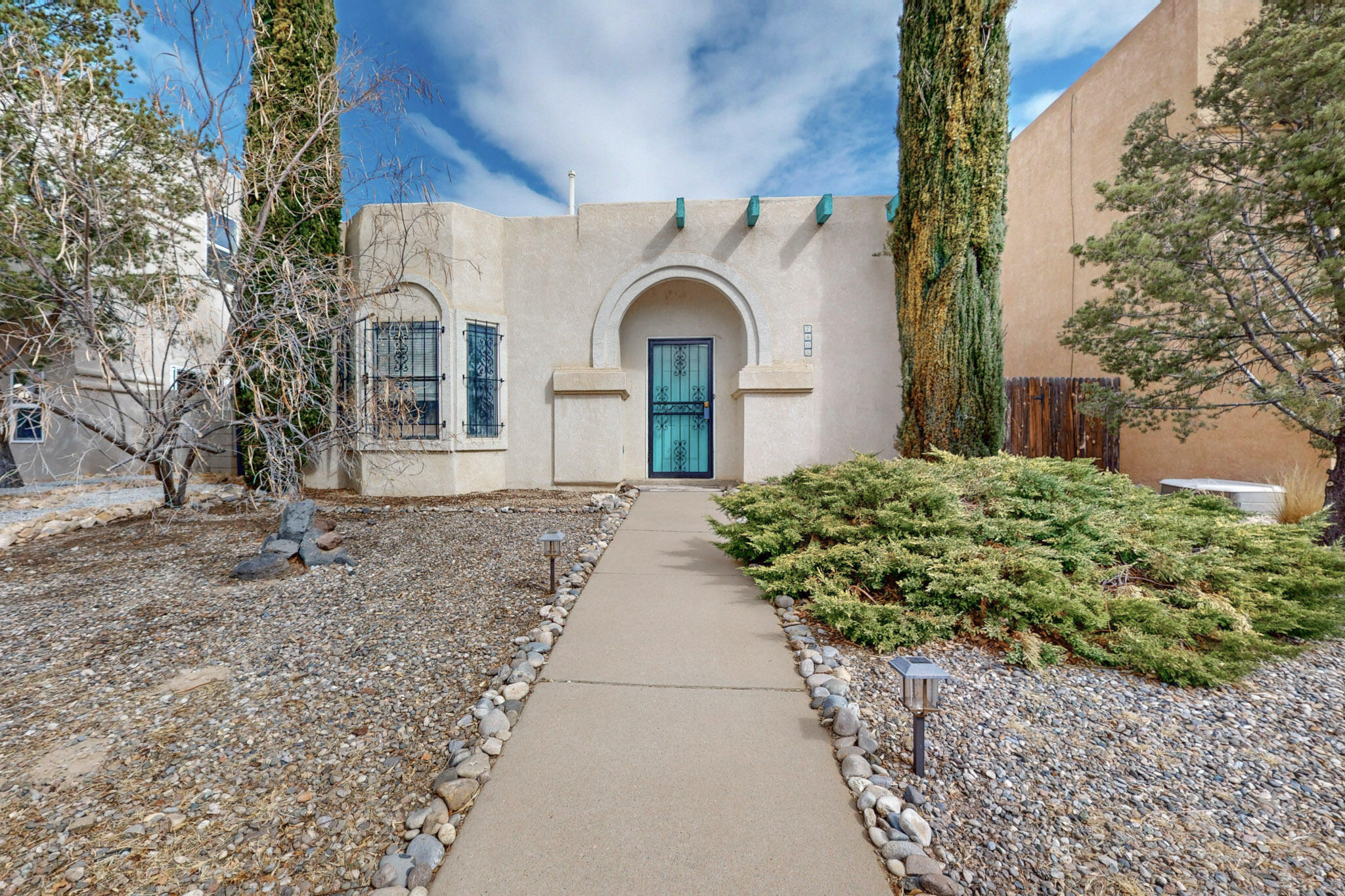 7805 PINEWOOD Drive NW