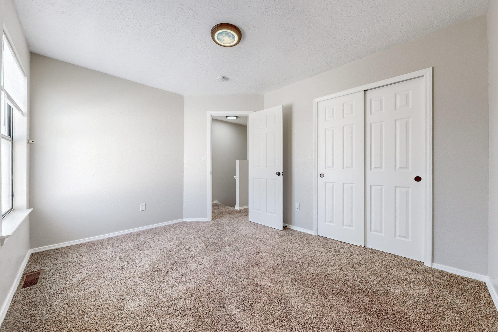 7805 PINEWOOD Drive NW