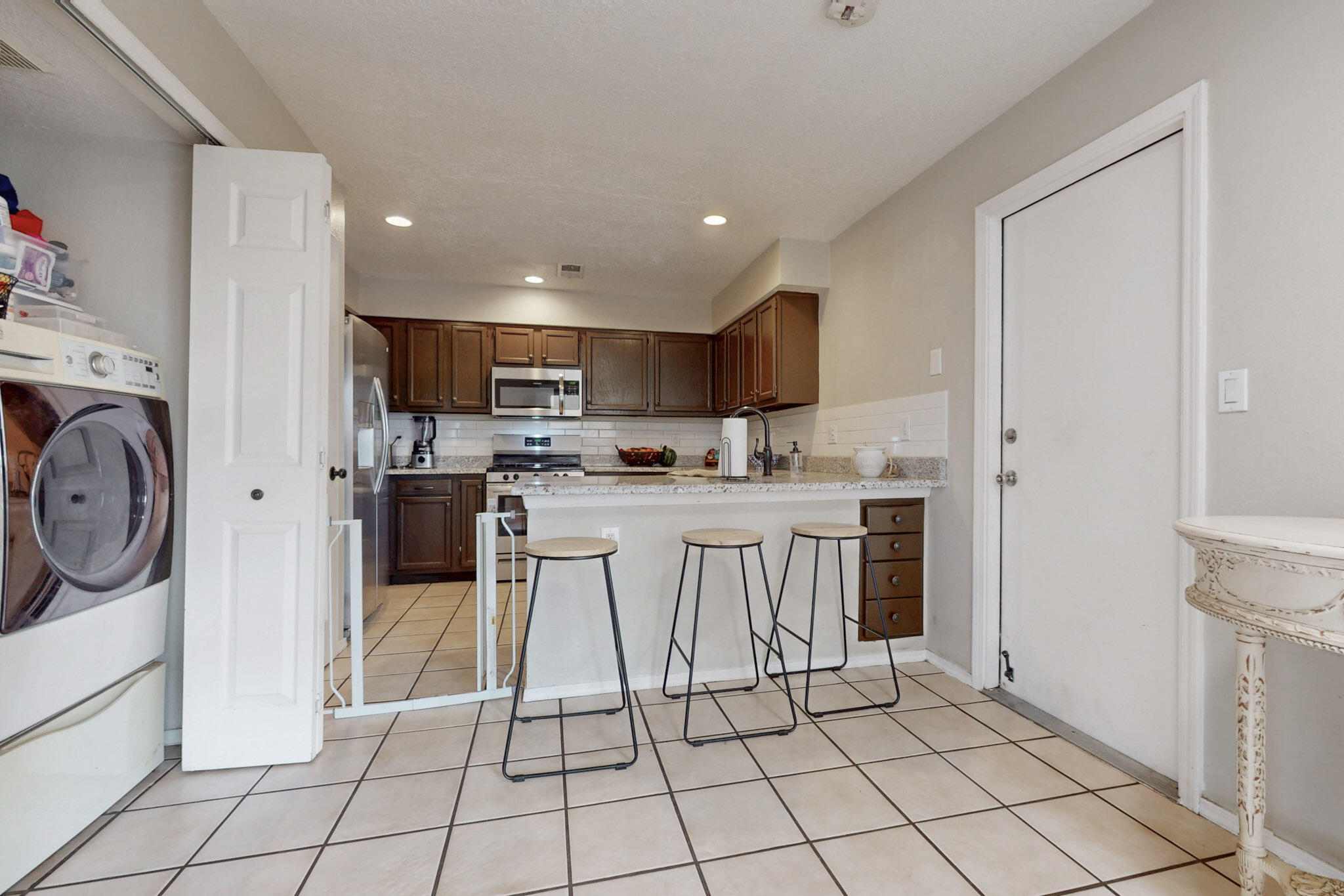 7805 PINEWOOD Drive NW