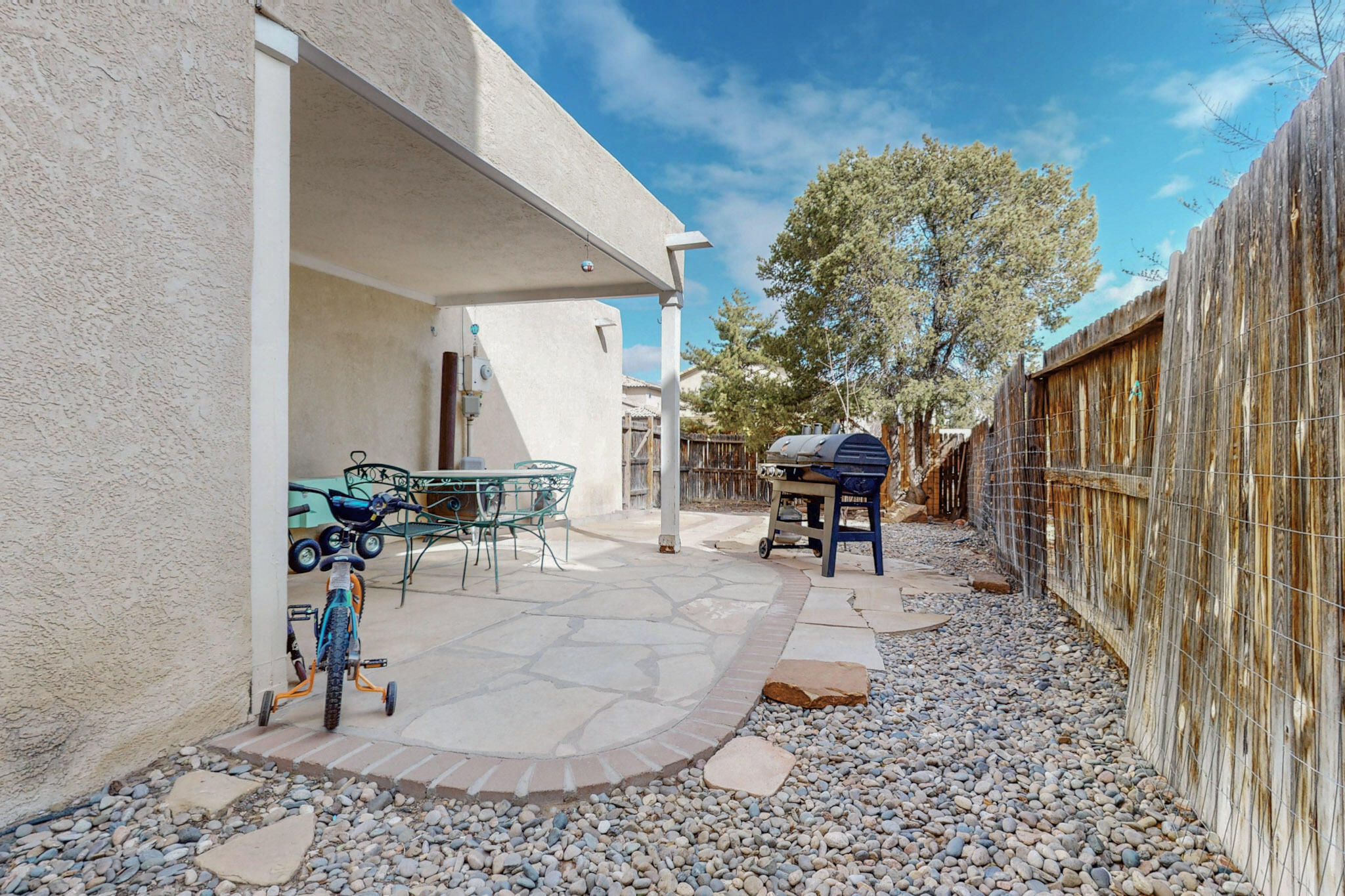 7805 PINEWOOD Drive NW