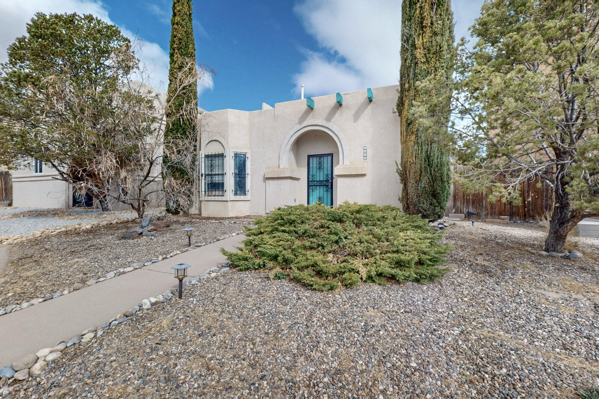 7805 PINEWOOD Drive NW