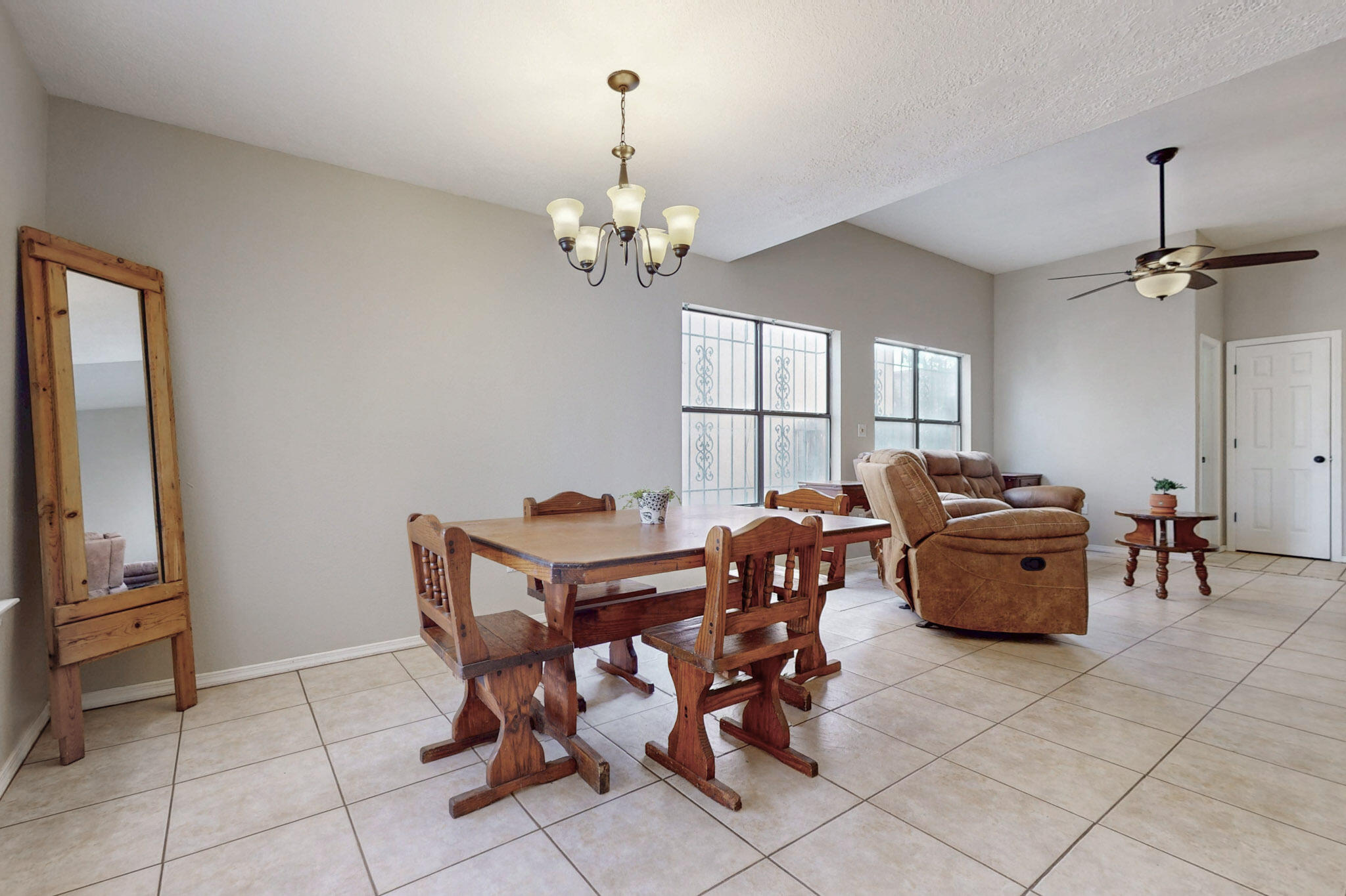 7805 PINEWOOD Drive NW