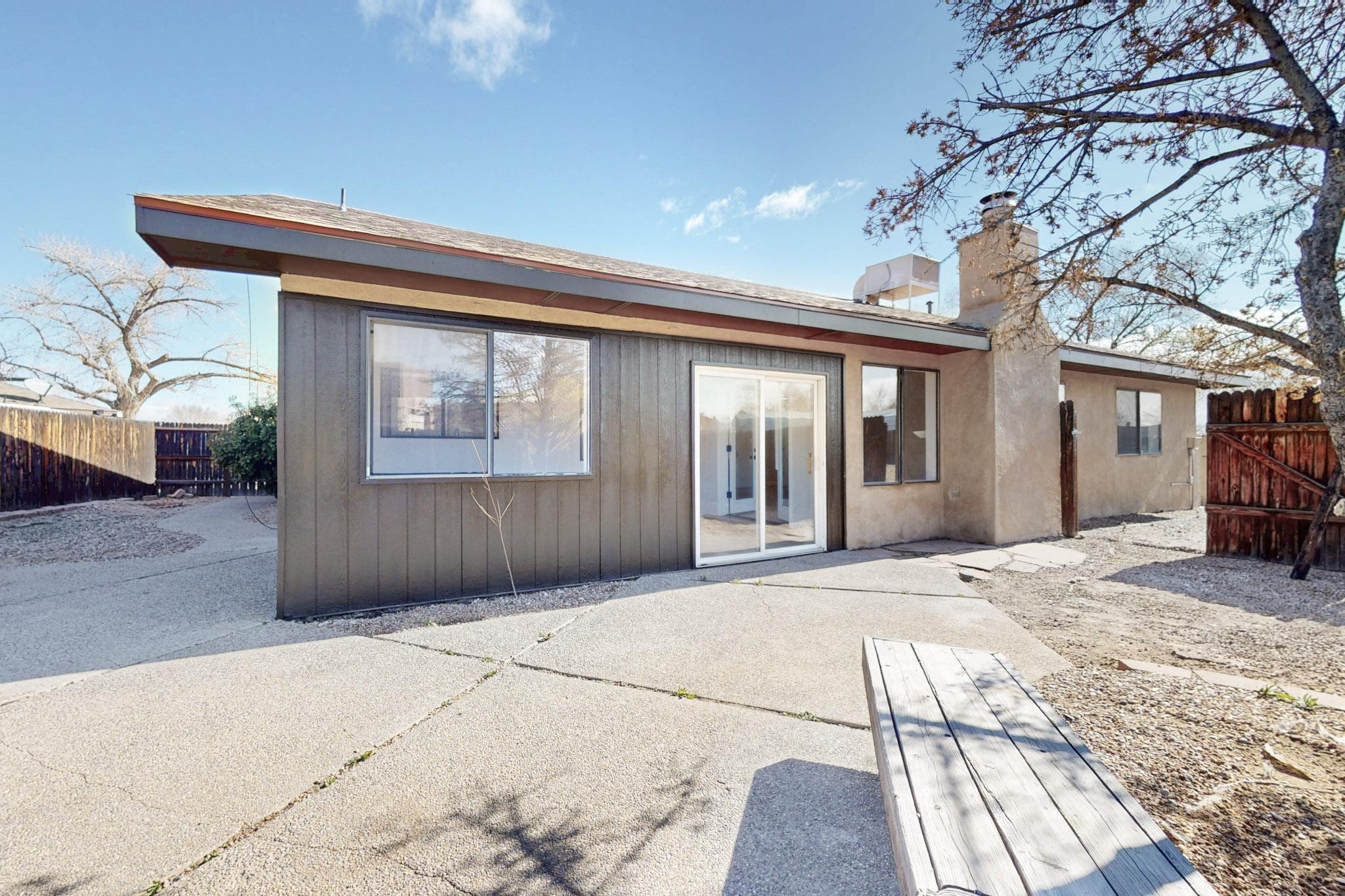 10501 LUTES Court NW