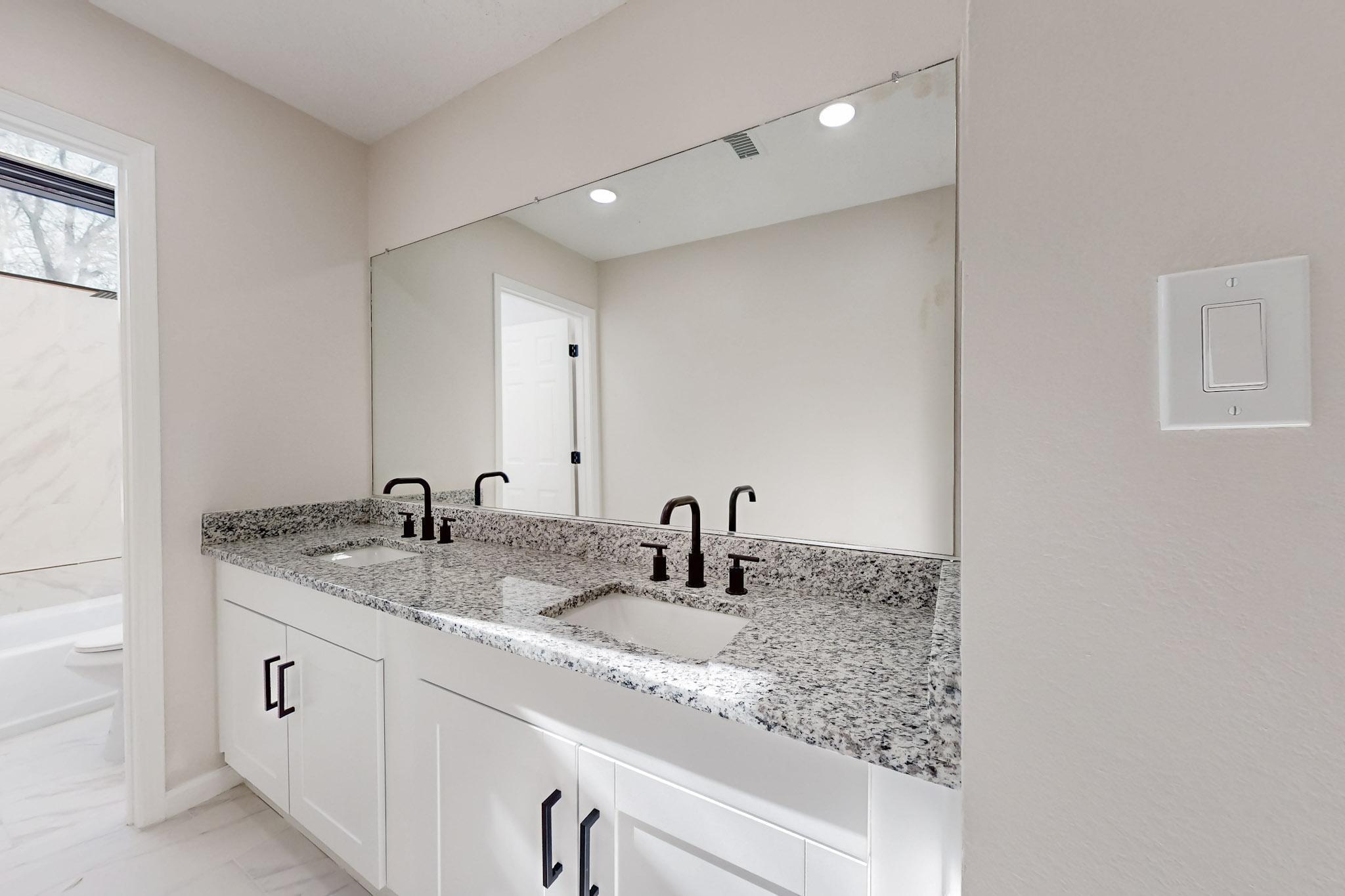 10501 LUTES Court NW