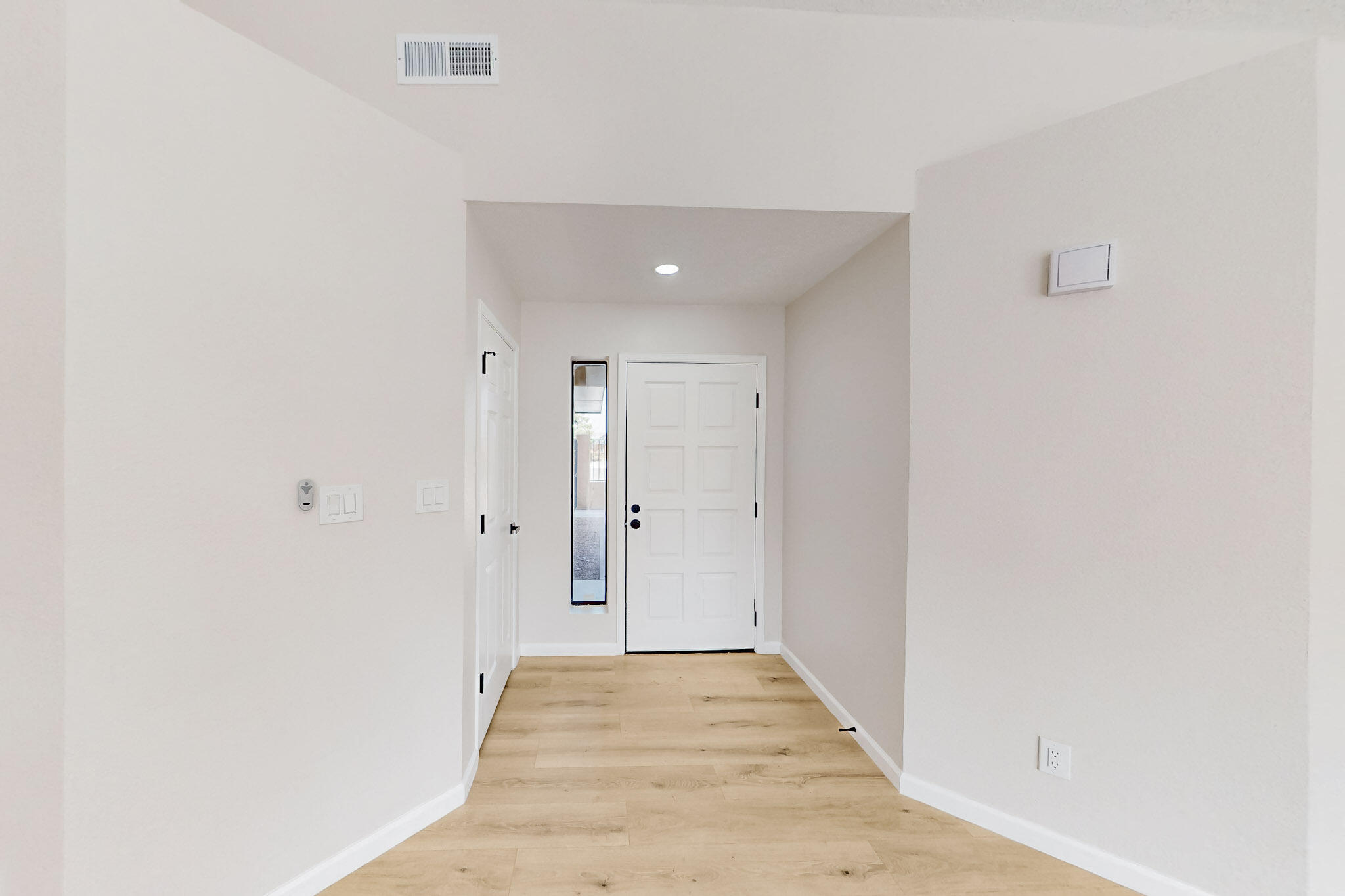 10501 LUTES Court NW