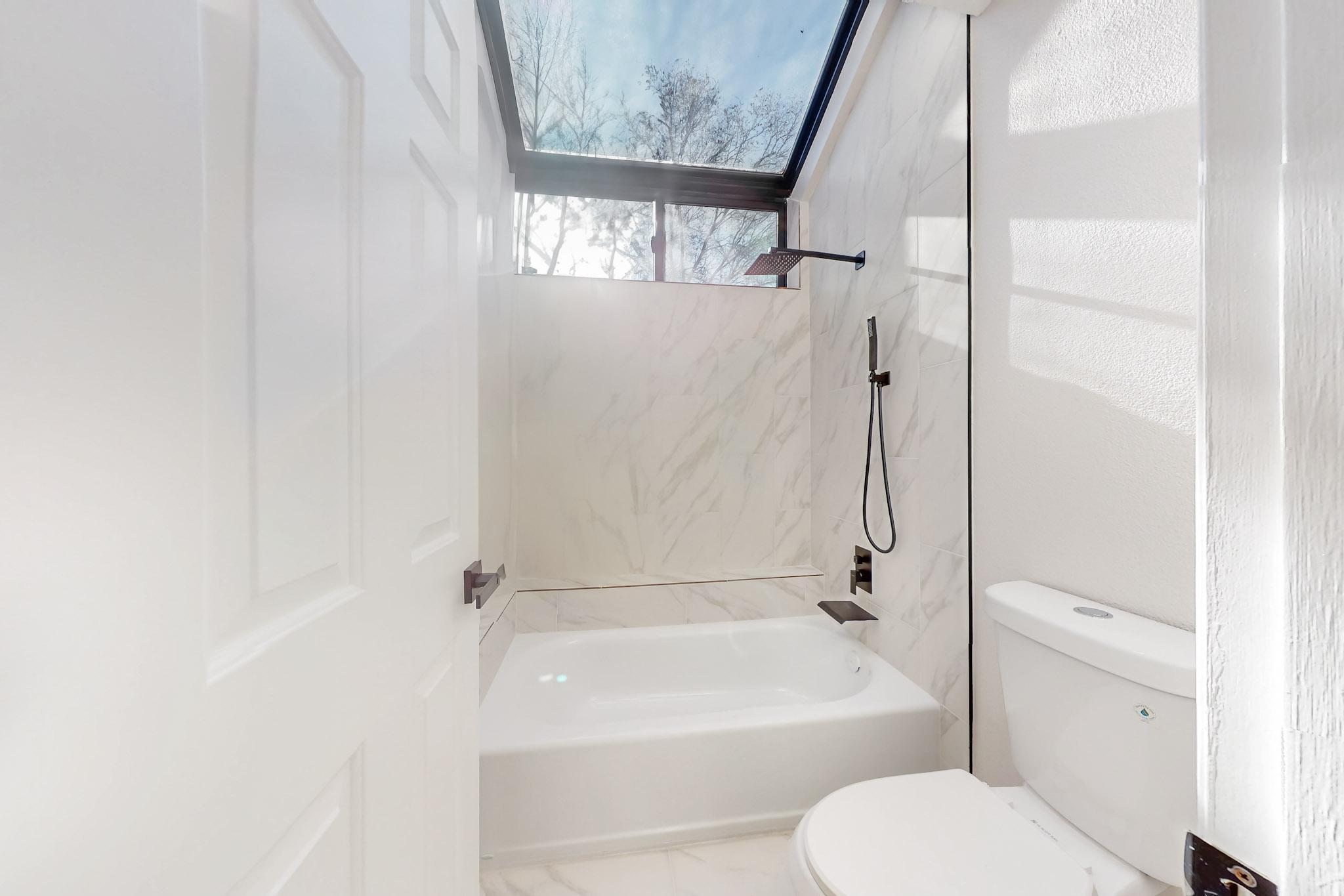 10501 LUTES Court NW