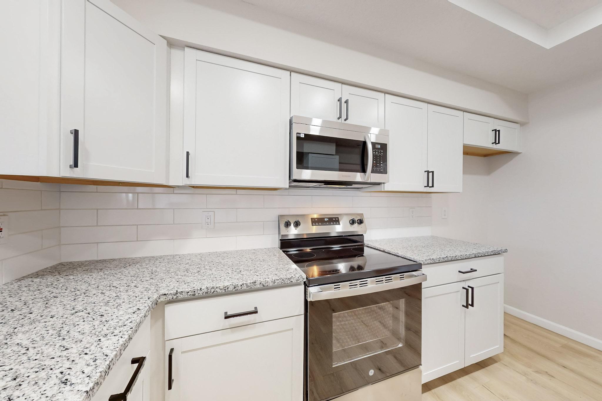 10501 LUTES Court NW