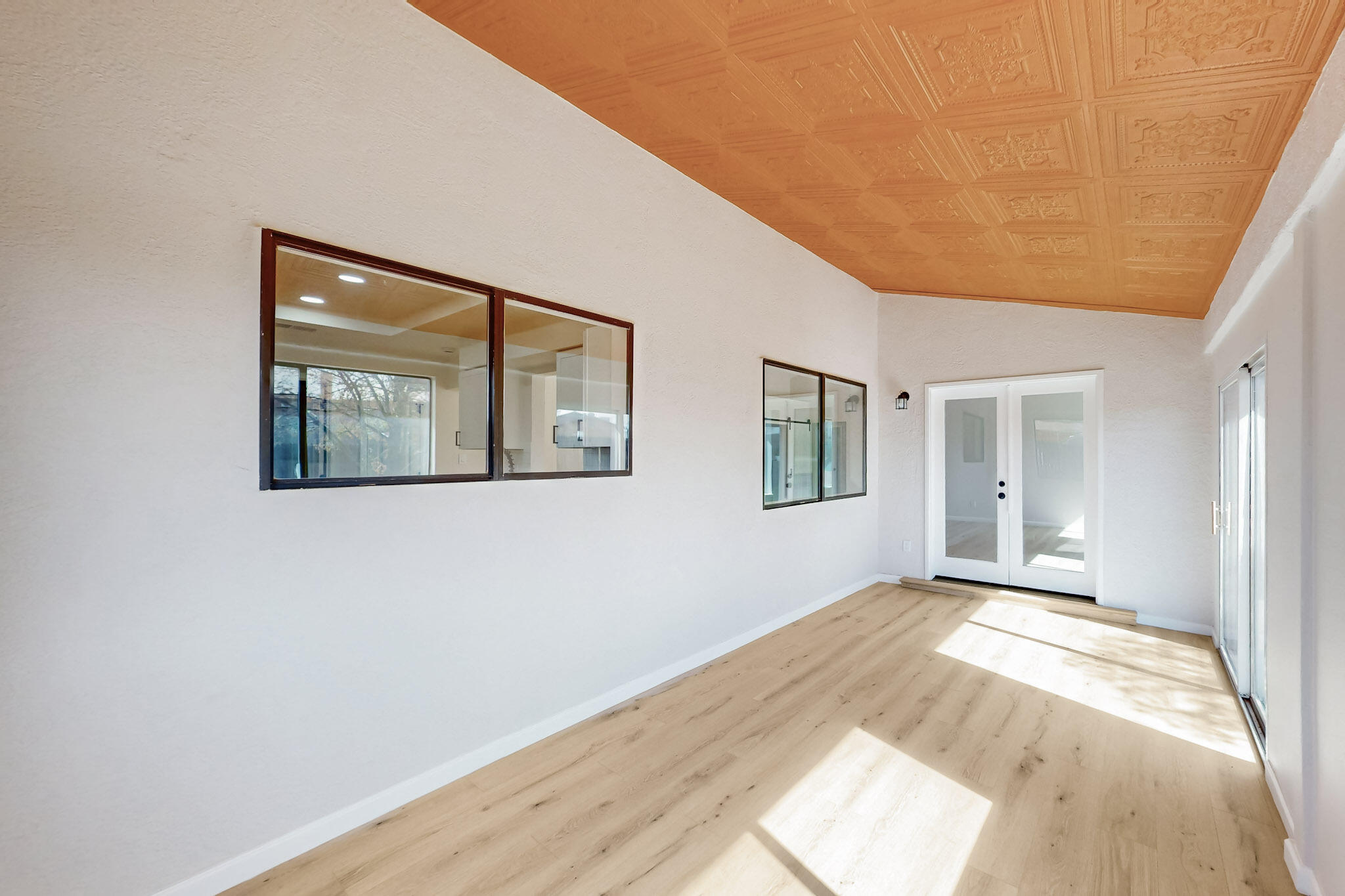 10501 LUTES Court NW