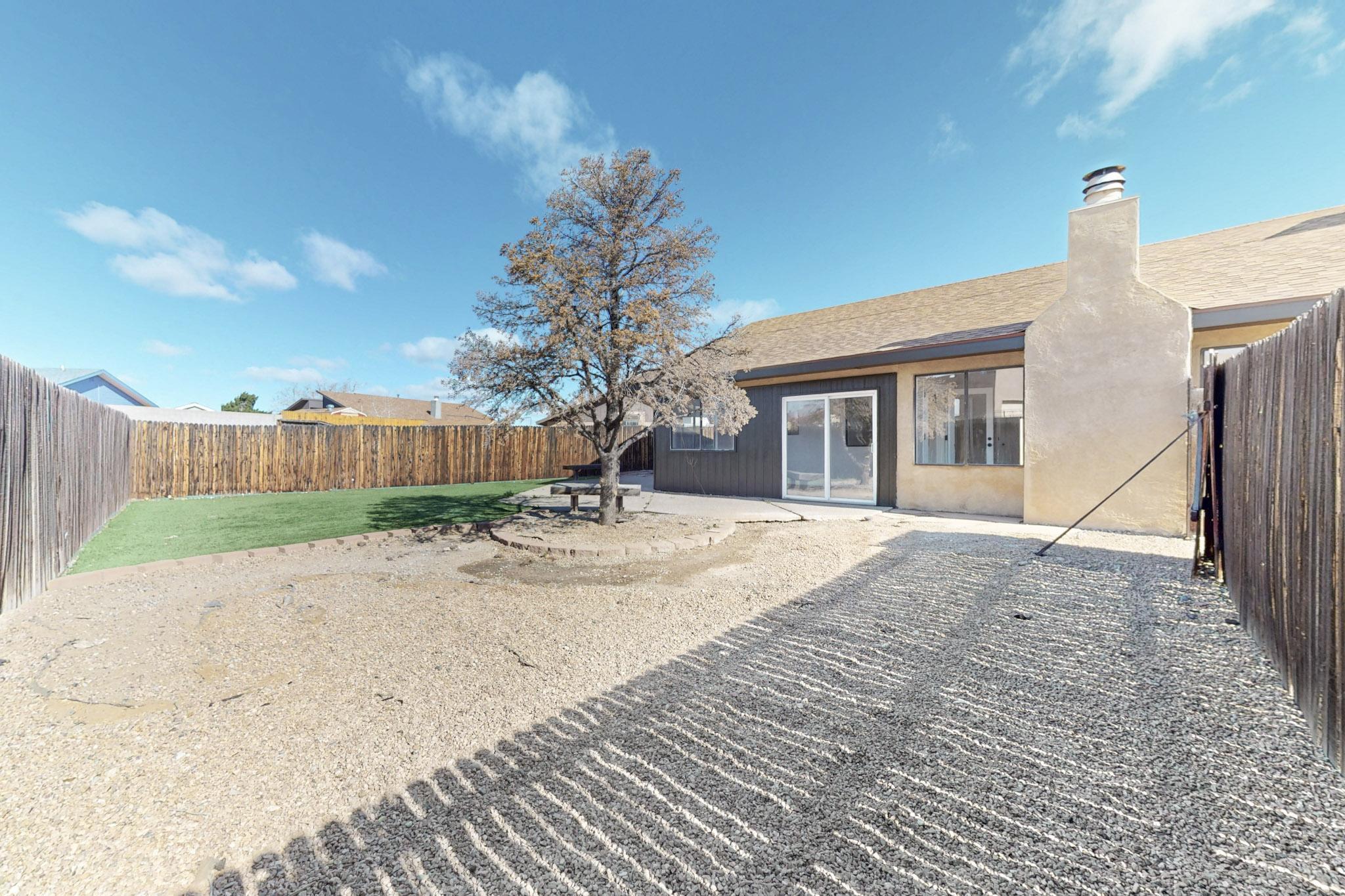 10501 LUTES Court NW